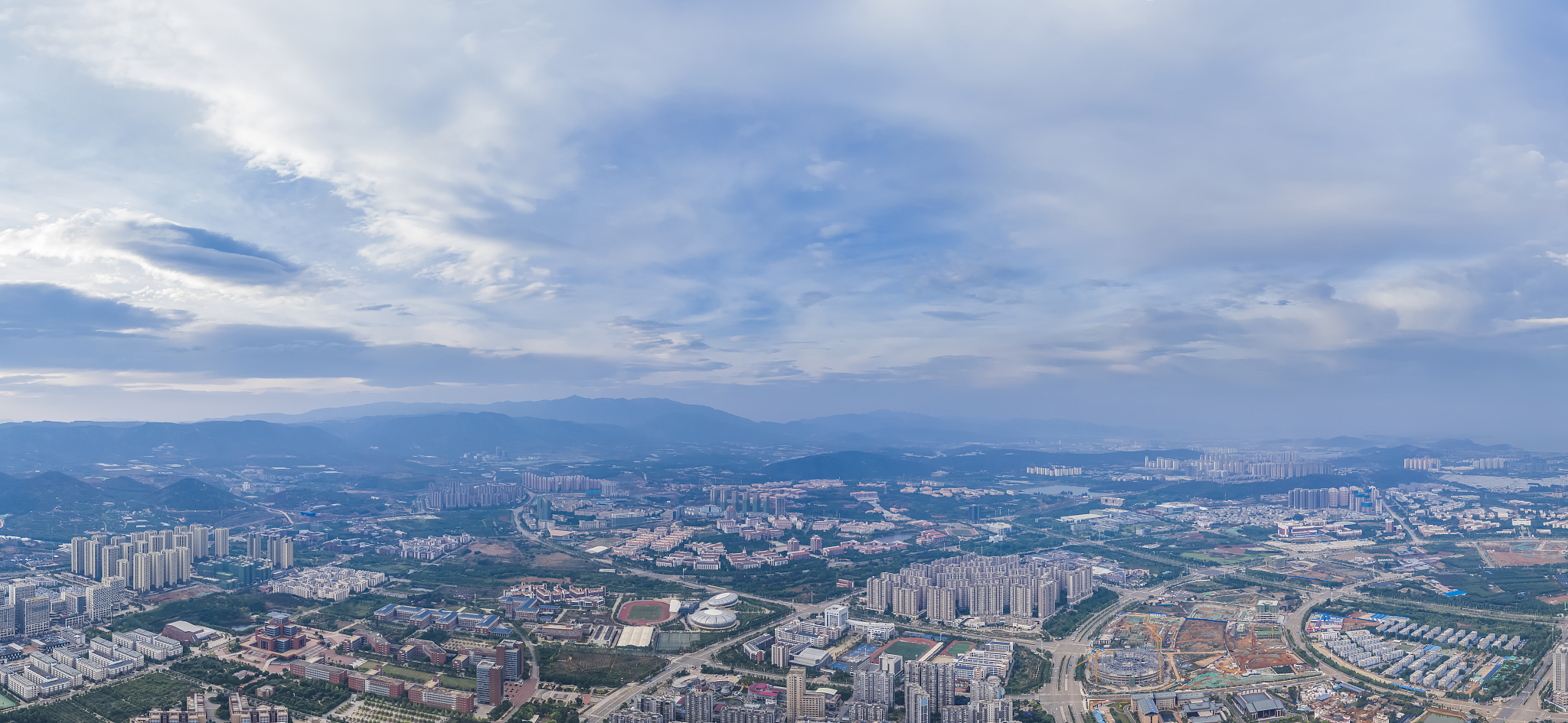 云南昆明呈贡区航拍全景图