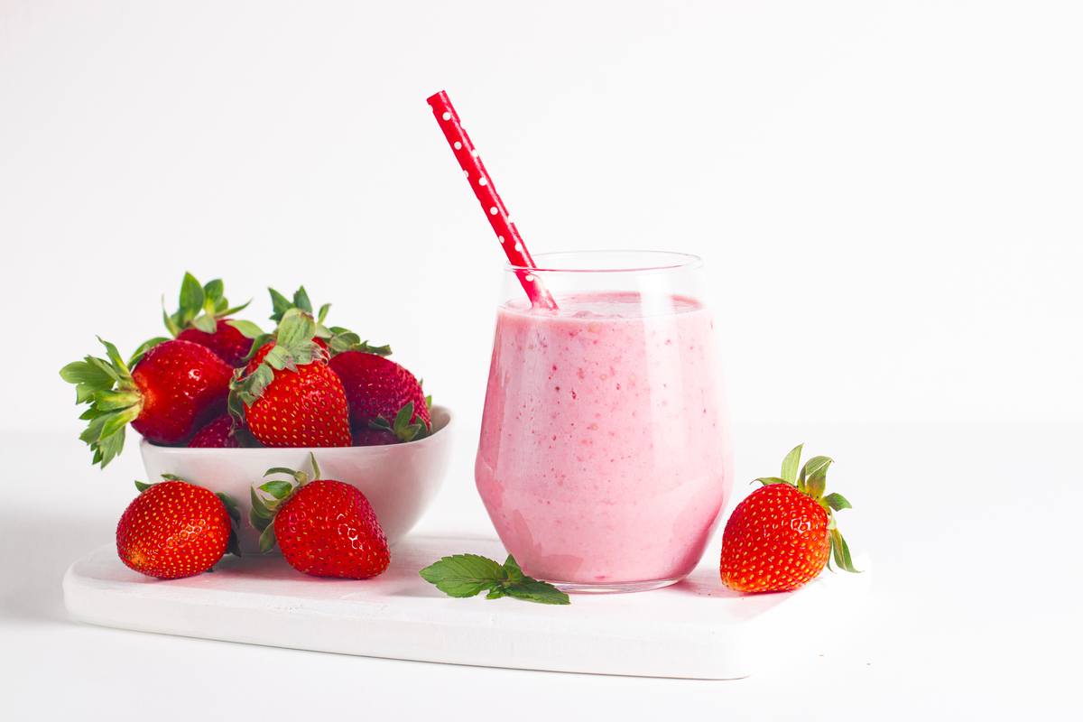 草莓香蕉奶昔的做法_草莓香蕉奶昔怎么做 - 健康美味的夏季饮品