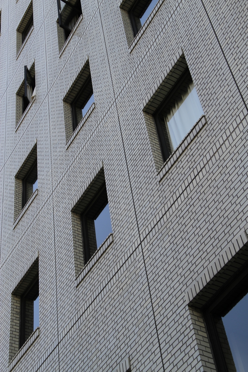 5公分硅铝基耐火保温板外墙真石漆，一平米多少钱？