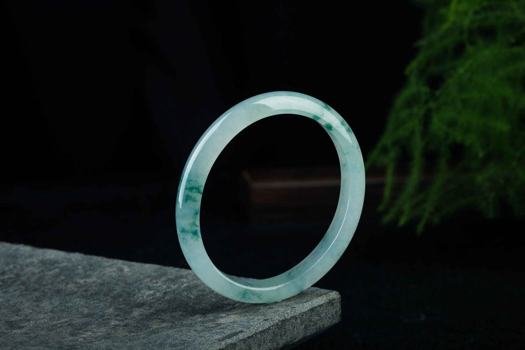 花青种翡翠：特点、价格和适合人群