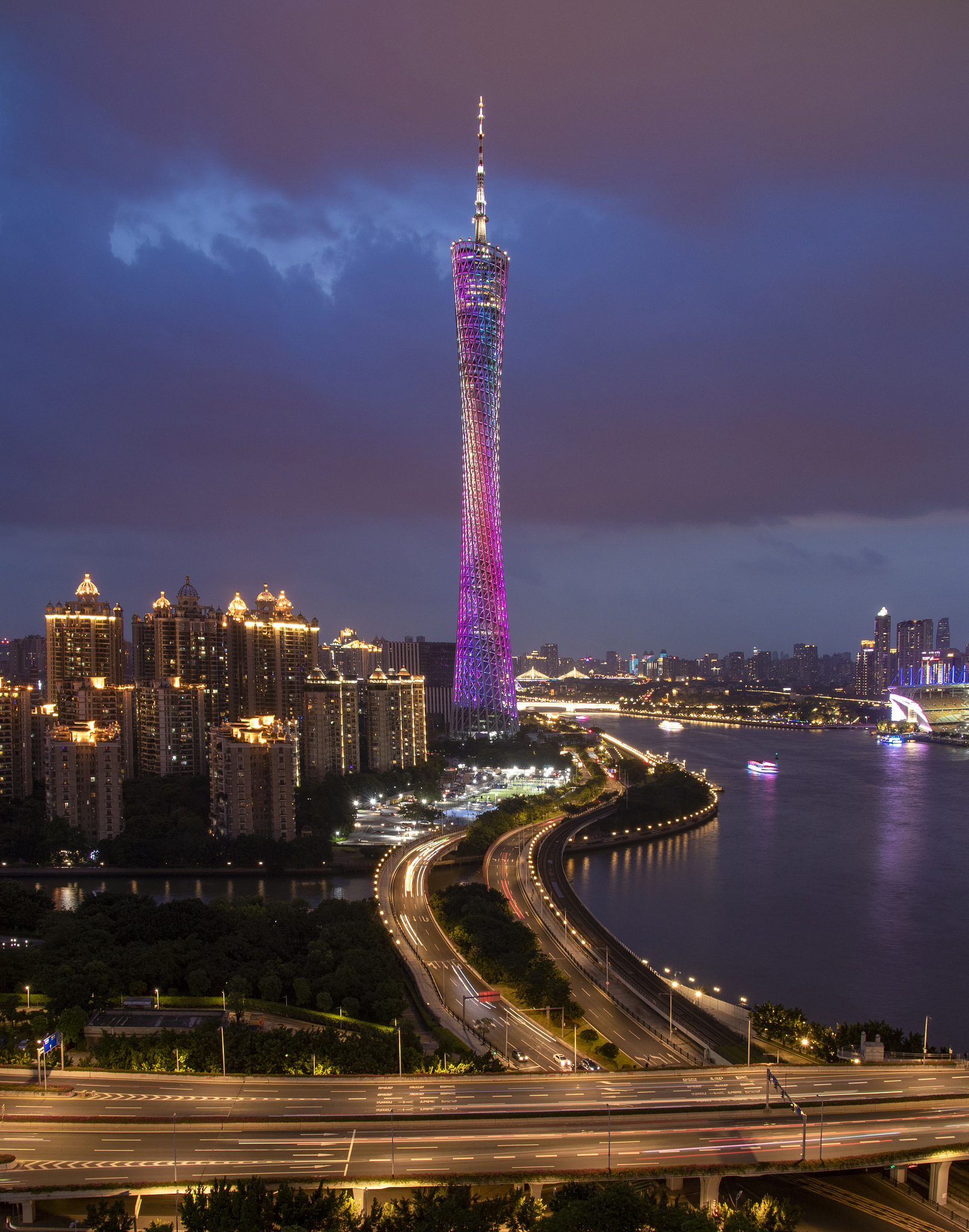 广州塔的户外广告如何影响城市发展