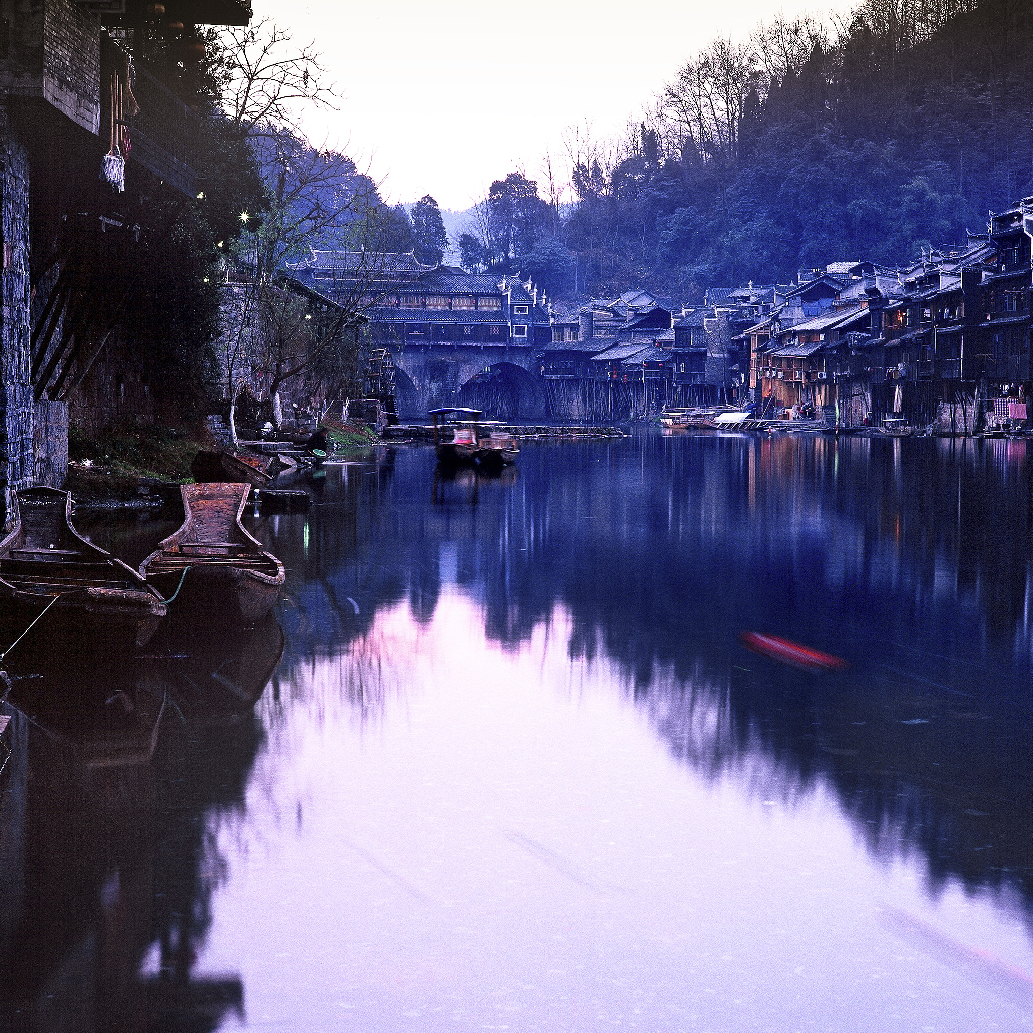 贵州中专学校热门专业推荐：机电、旅游、医学、建筑