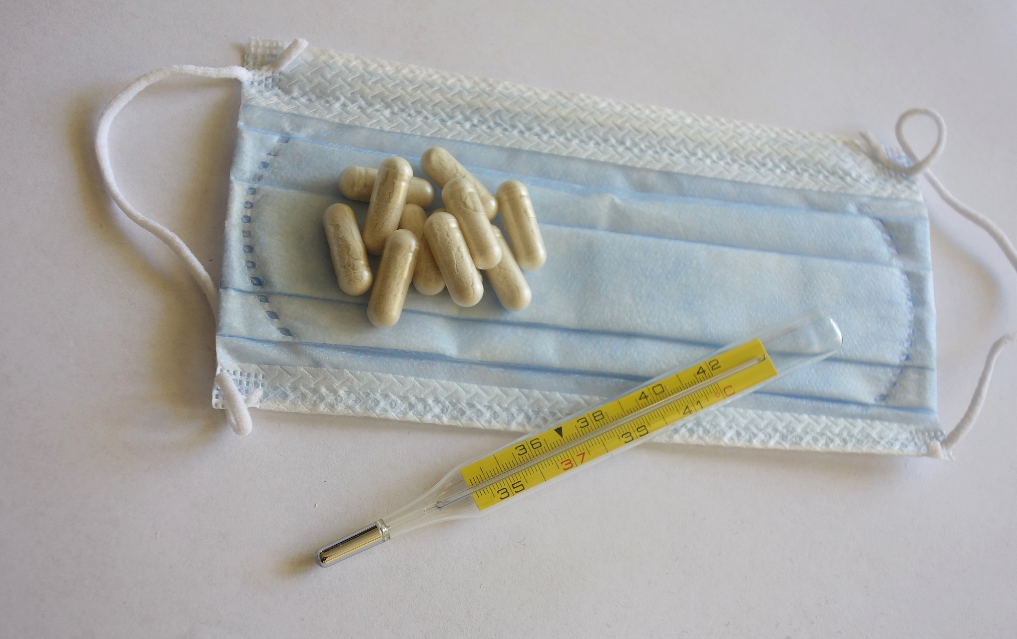 38度发烧用什么毛巾敷额头？冷敷or热敷？