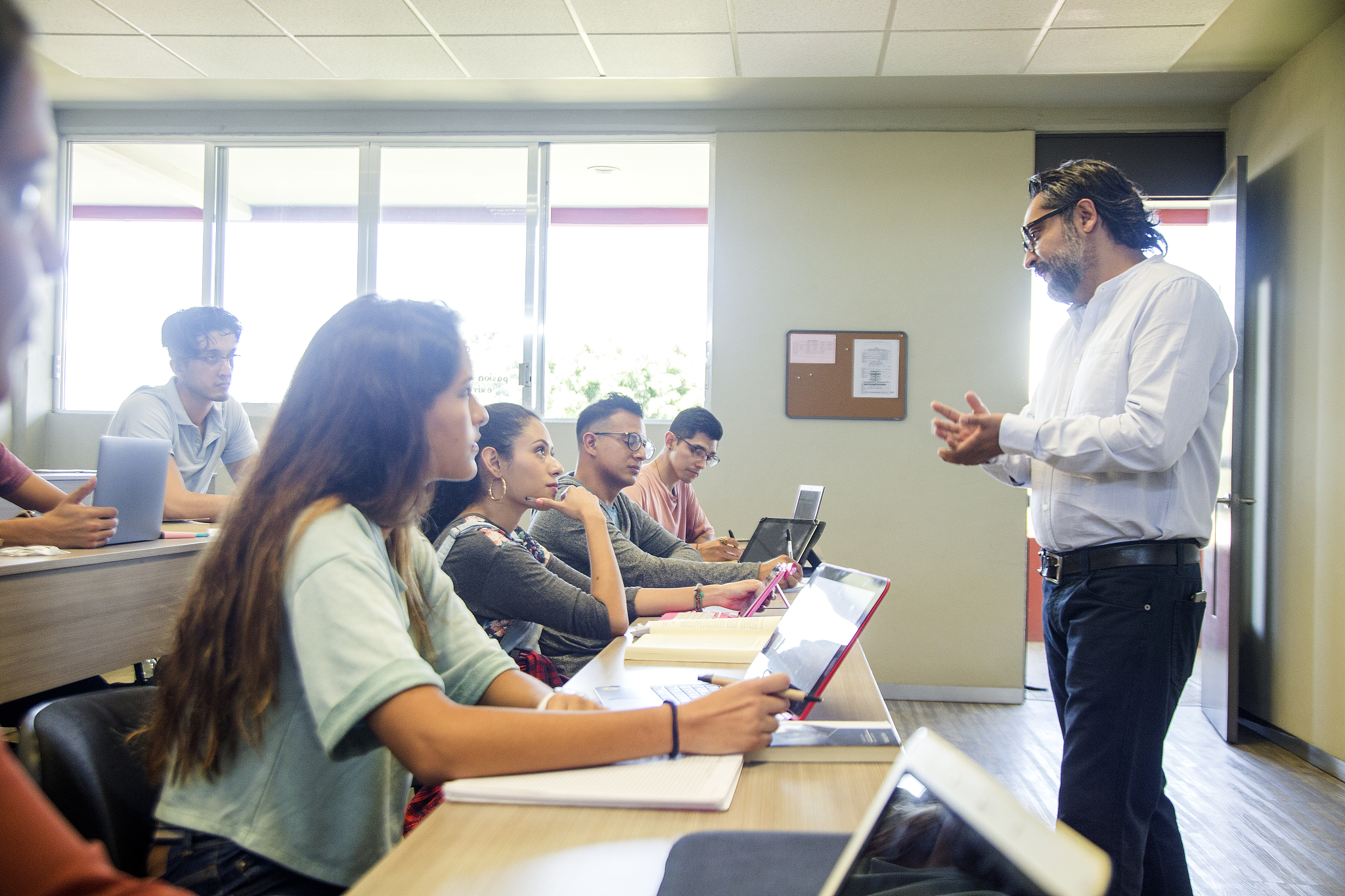 专家、秘书职业化发展：教育培训、西方经验与管理制度