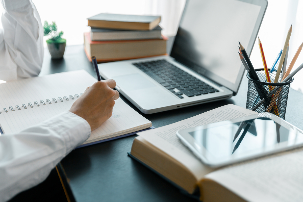 贵州省小学教育专业就业前景分析：机遇与挑战并存