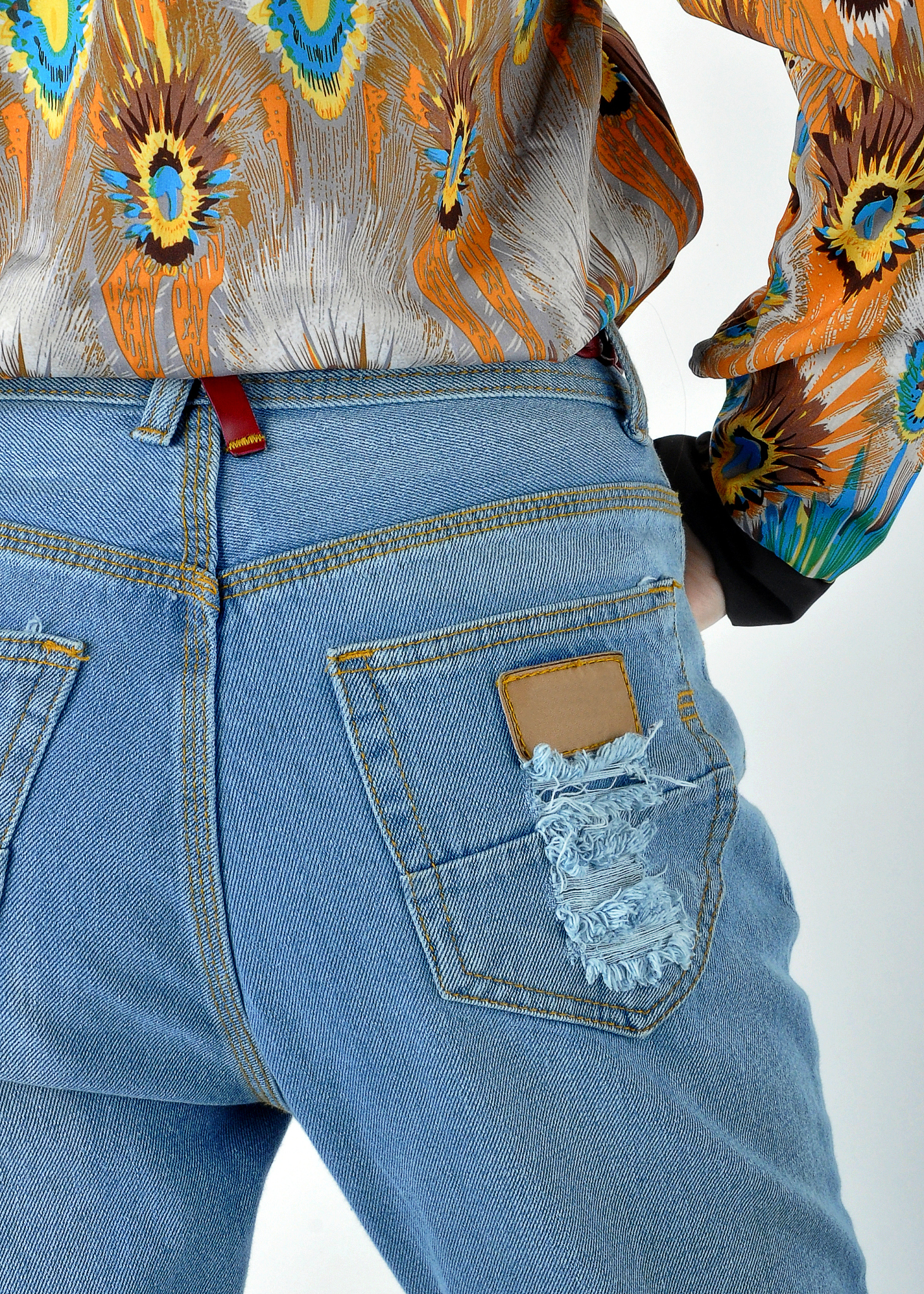 Chinoiserie Clothing in Western Fashion: A Reflection of Chinese Style and Design