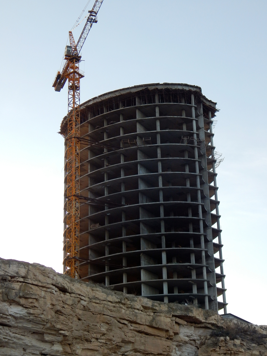 上海中心大厦地基加固：方法、过程与安全