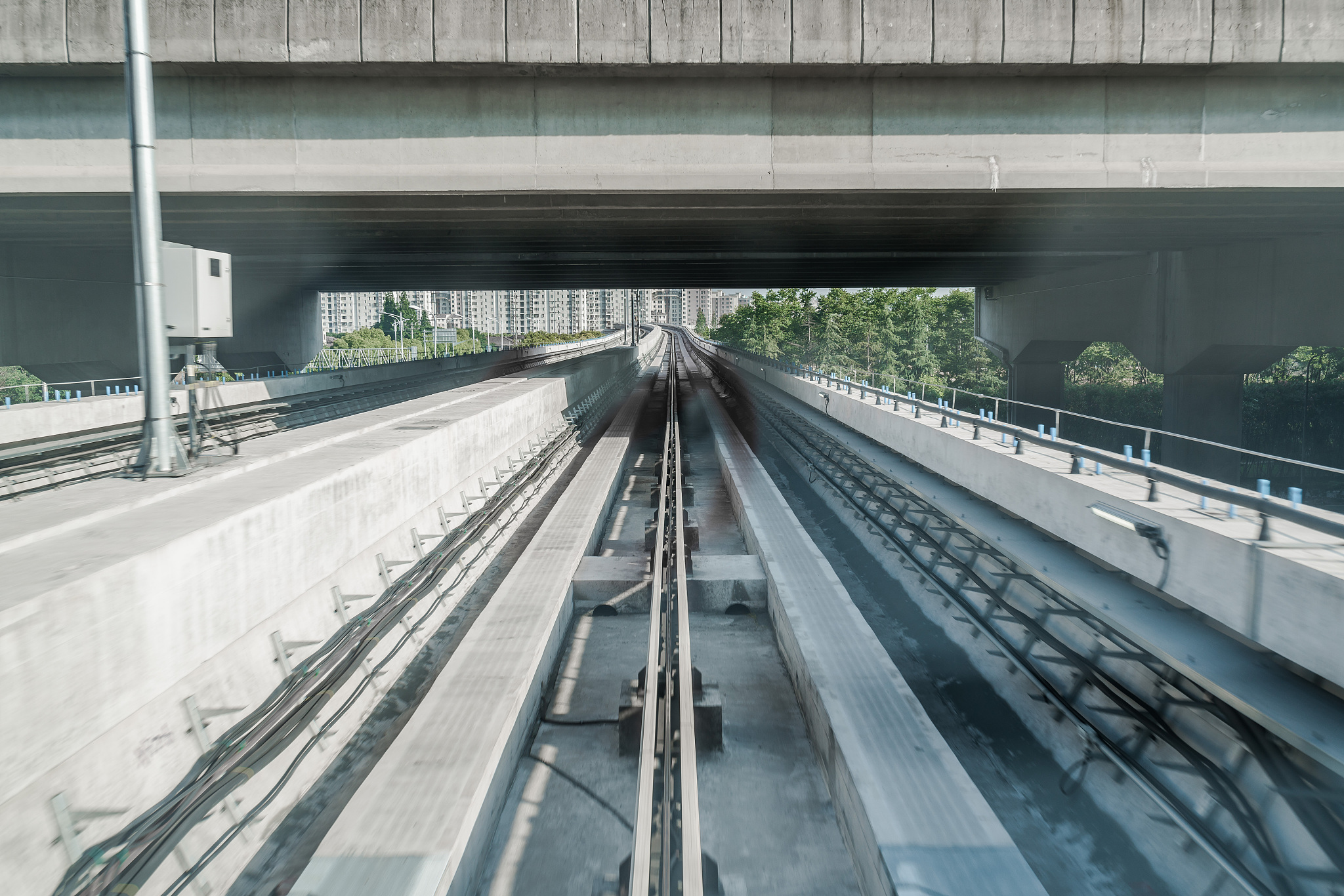 无砟轨道：高速铁路和城市轨道交通的理想选择