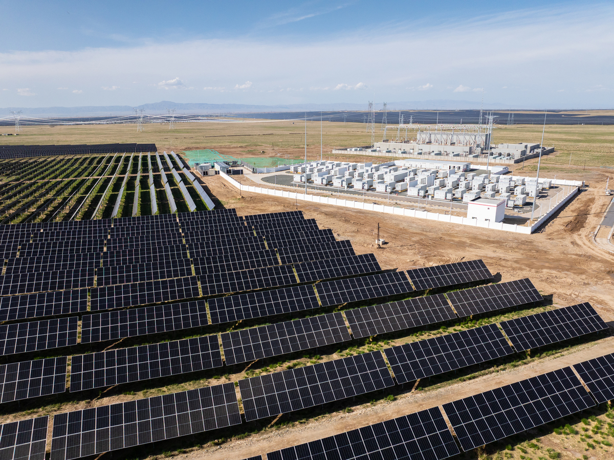 沙戈荒地区新能源场站组网构建关键技术研究