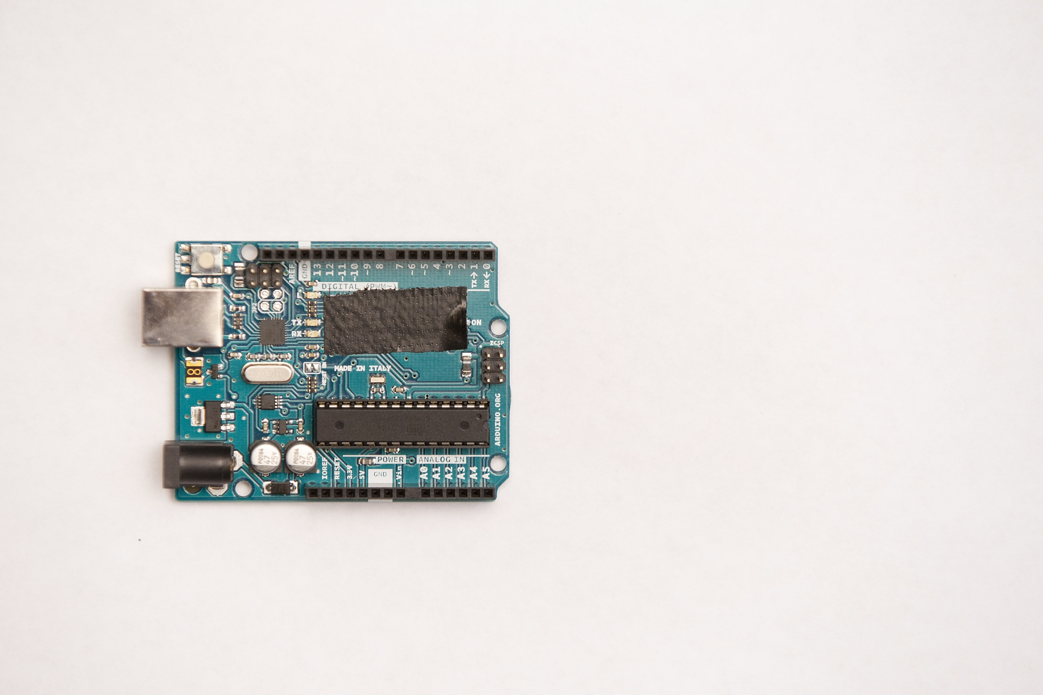 Arduino循迹小车制作教程：ATmega2560实现智能转弯及沿墙行走