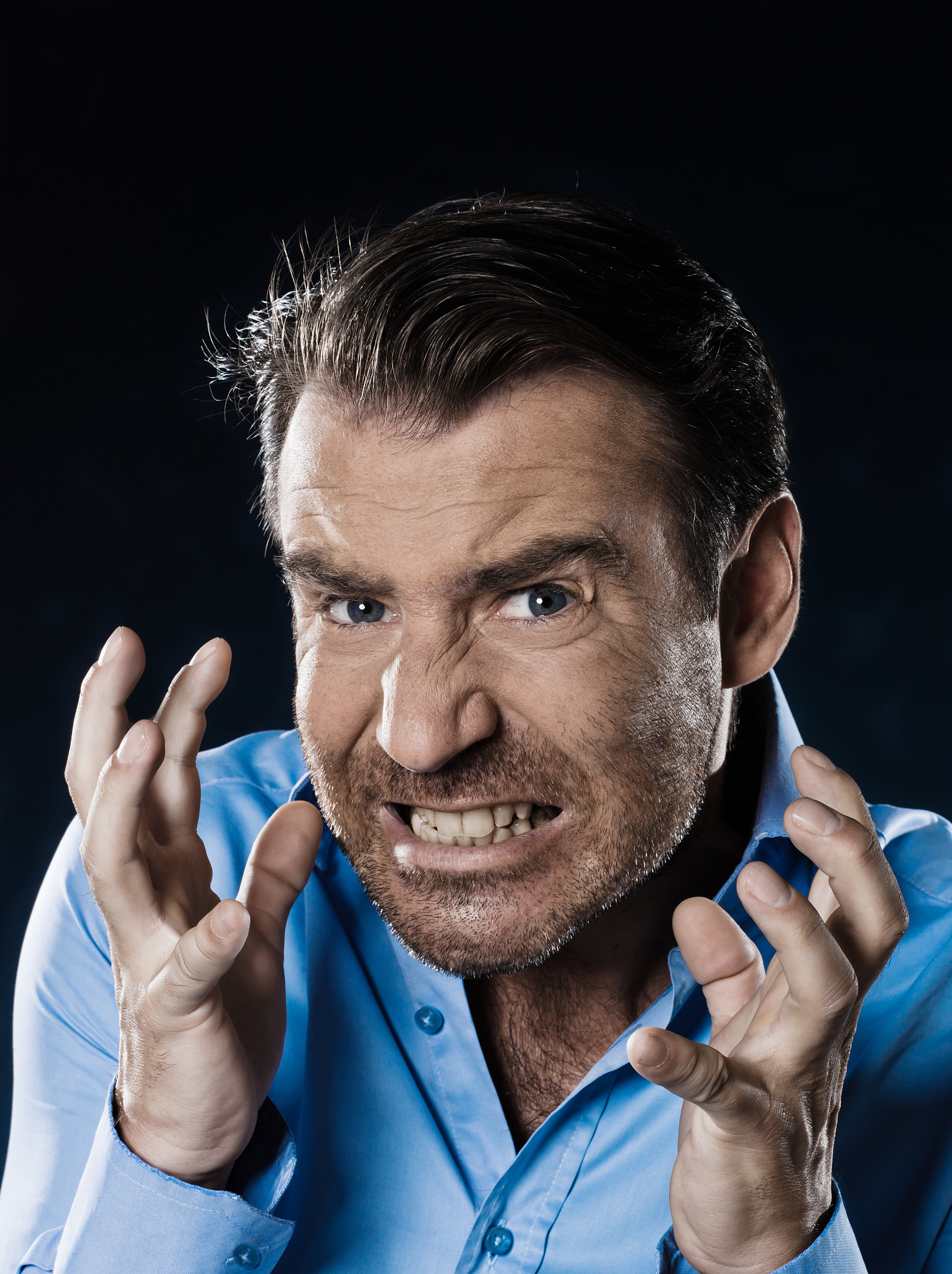 设想你为了一件忍无可忍的事发了一通脾气有人批评你虽然理在你一方但不应该发脾气。请你围绕人不能没有一点脾气做即兴讲话。