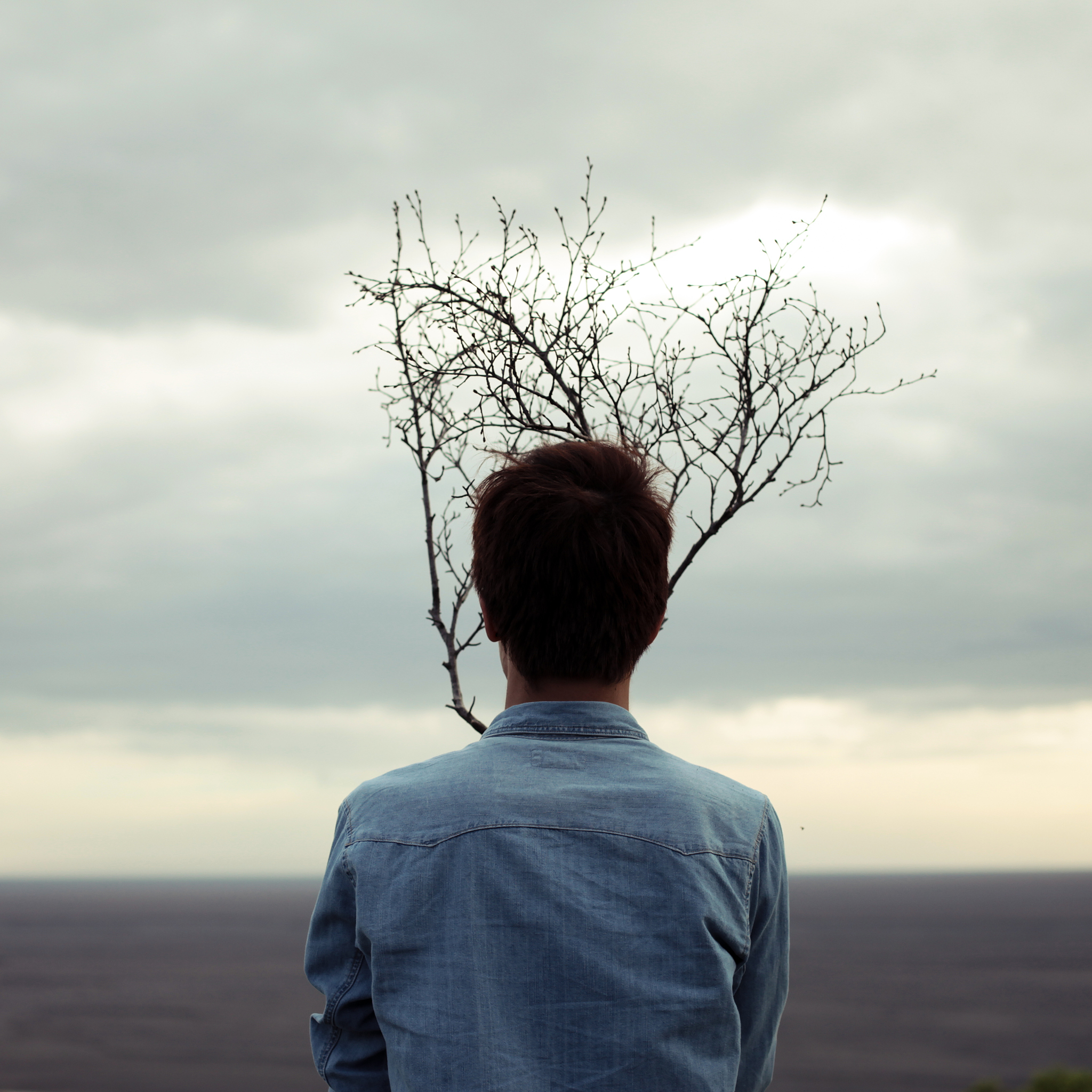 如何安慰感到孤独的人：5个有效方法