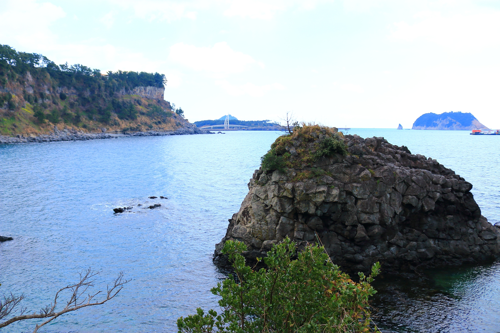 faerie bath, coast, cliff, lava, sea,