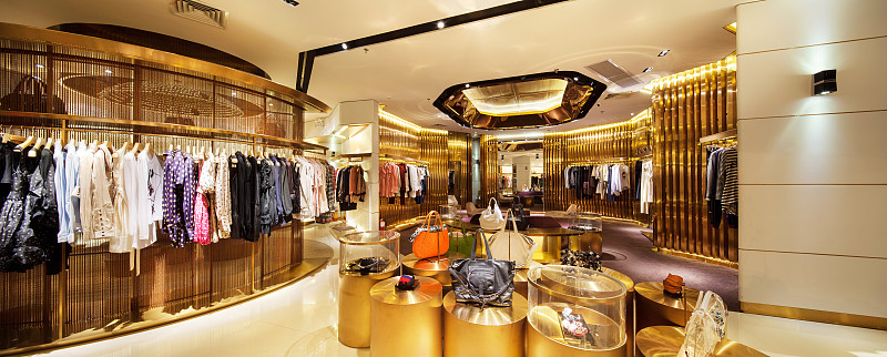 女性服装店装修设计：如何体现品牌价值？