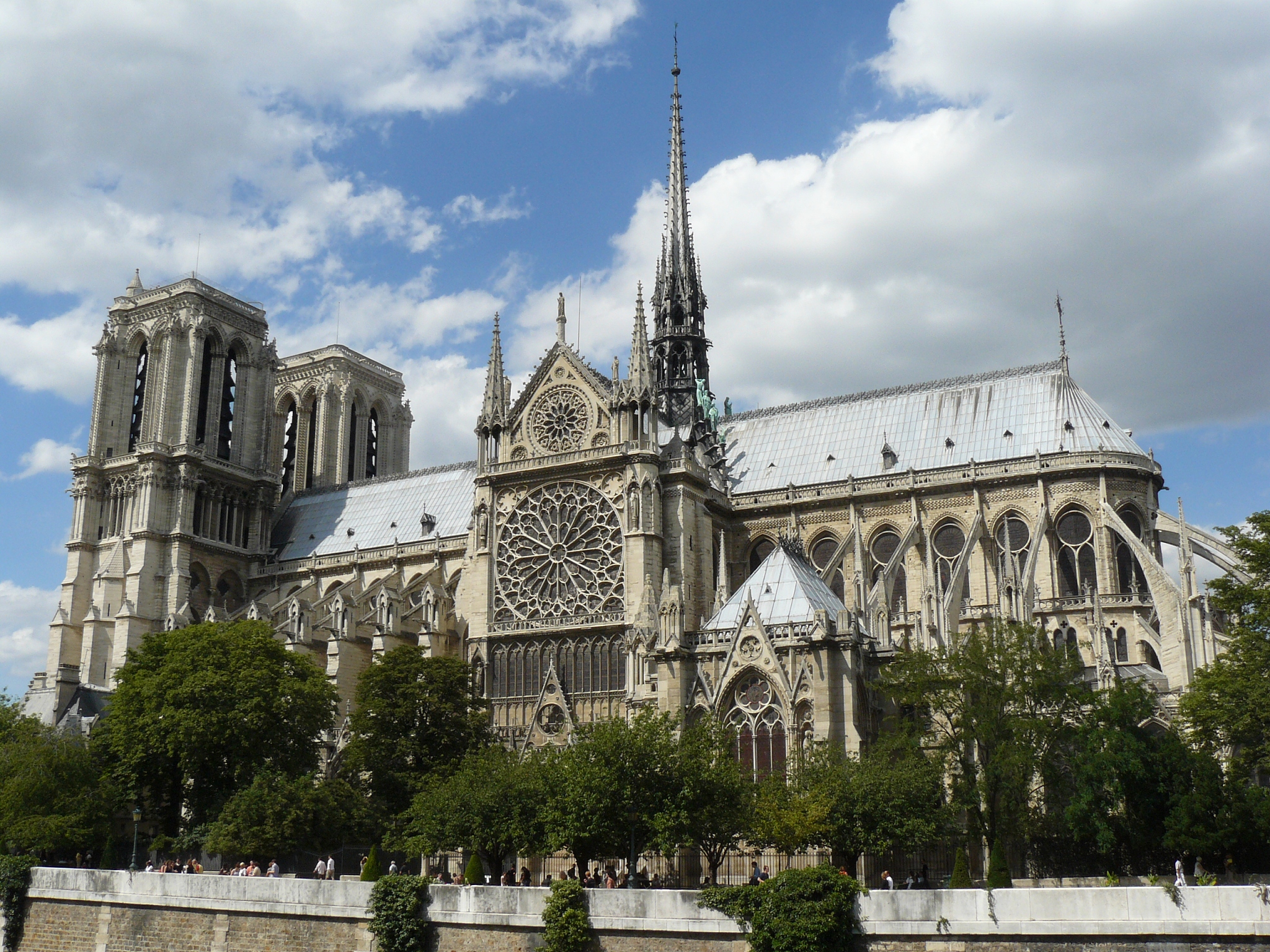 Paris: The City of Love - Explore Iconic Landmarks & Culture