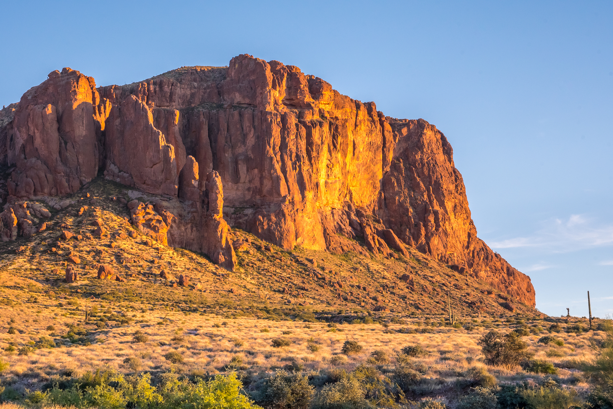 superstition mountains in lost dutchman sp, arizona