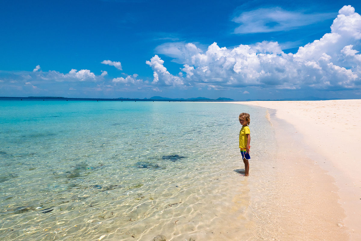 生成一个爽文爆款开头