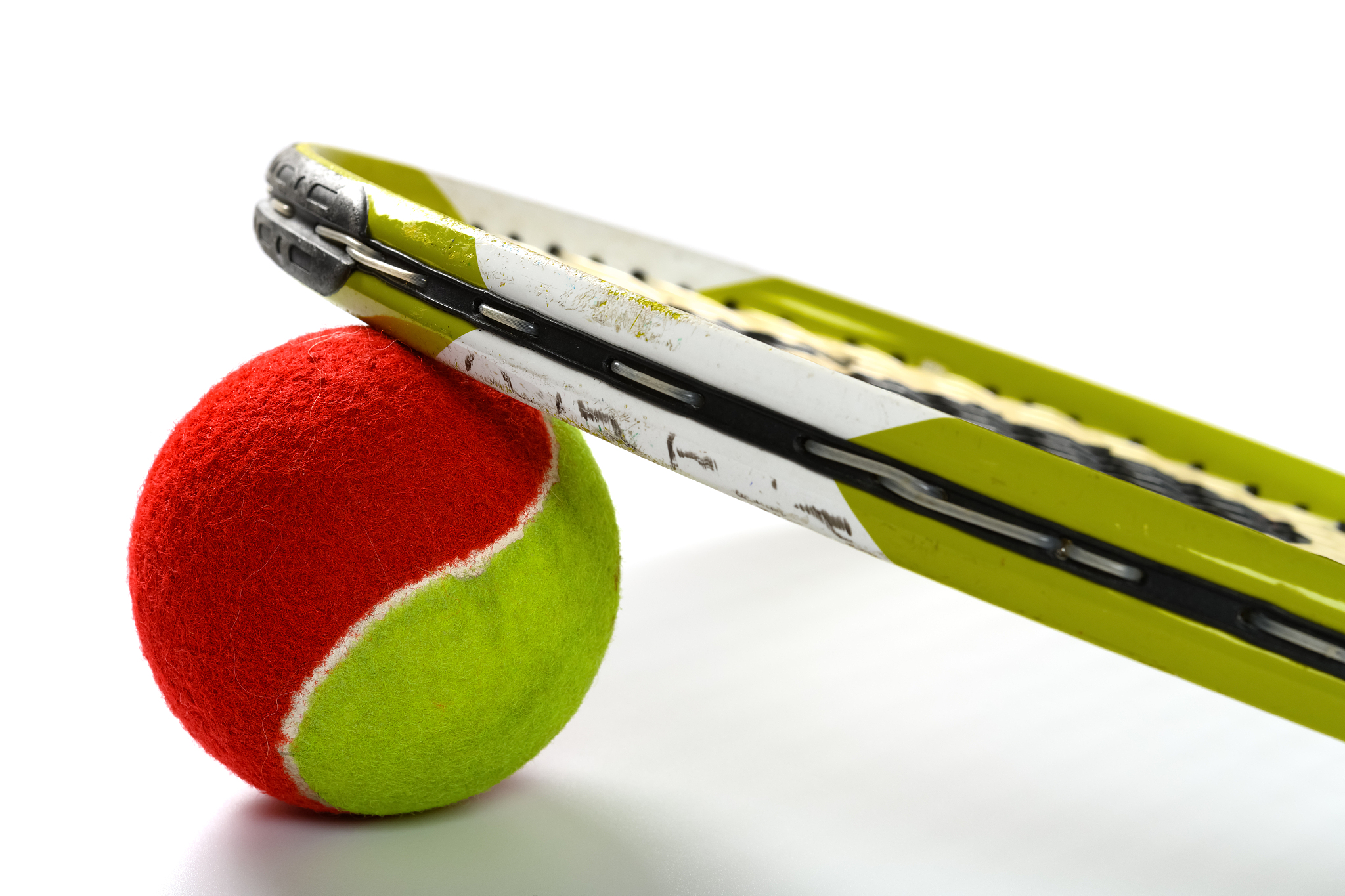 Volkl Cyclone 15L/1.35 Tennis String Review: Durability, Spin, Control & Comfort