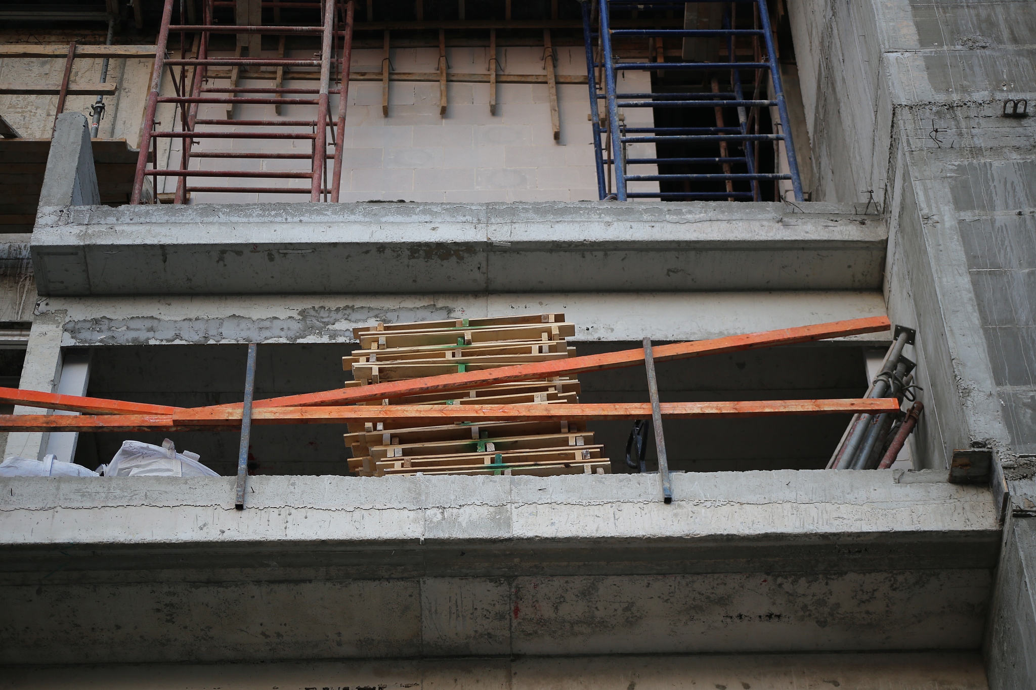 现浇梁式楼梯结构解析：组成、构造及应用