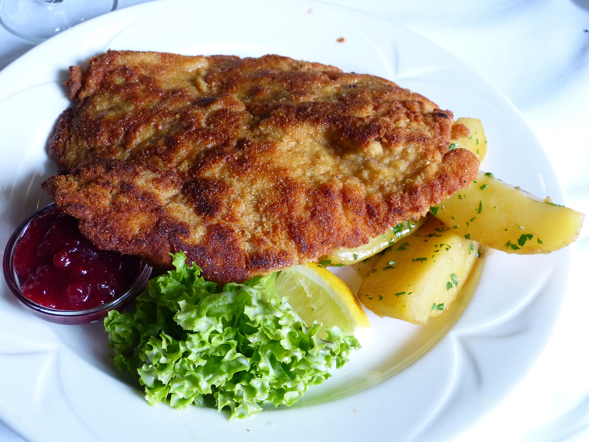 我的油管美食频道收到了这样的留言：fried beef and scrambled egg easy and simple recipe looks so delicious 请帮我用英文回复一条留言