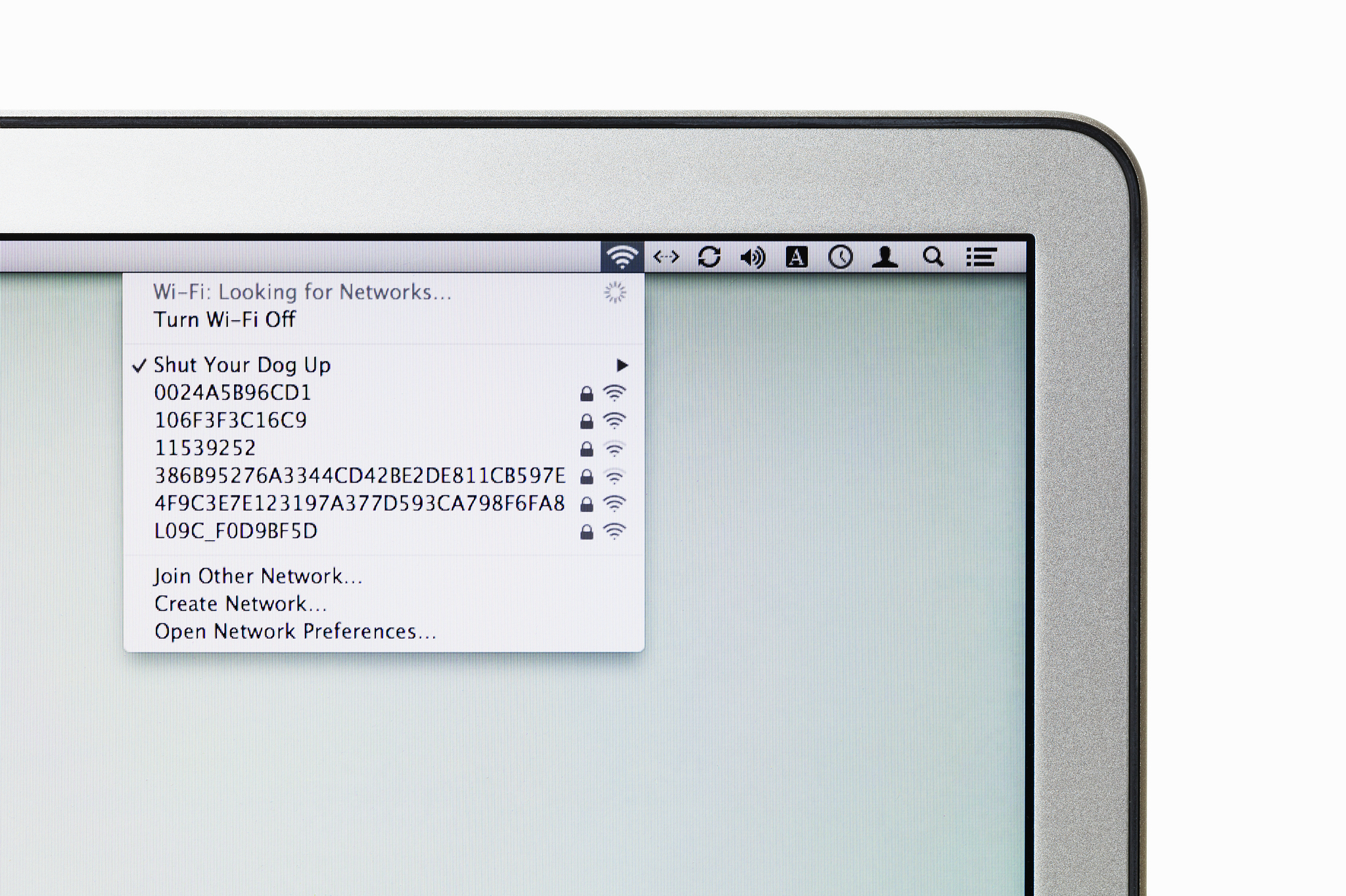 请就《基于Android的电子词典的设计》这一毕业设计论文题目扩写以下选题题背景及意义增加Android发展和开发新功能的意义。选题背景：随着信息化技术的发展和互联网的普及人类进入了信息化时代不断更新的网络技术和电子设备开始走入千家万户人们的日常生活和工作已经离不开互联网和电子设备。在这样一个信息更新频繁和飞速变换的时代智能手机成为了人们最常用的电子设备之一。同时伴随着经济全球化的发展世界各国的信