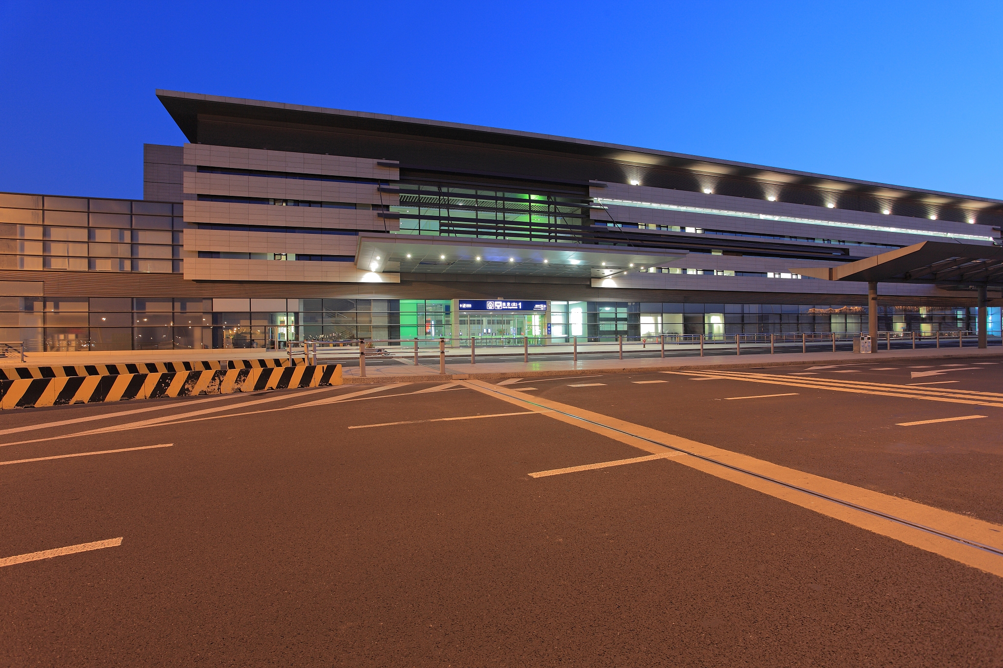 上海虹桥站到机场连廊门关闭时间 - 最新资讯