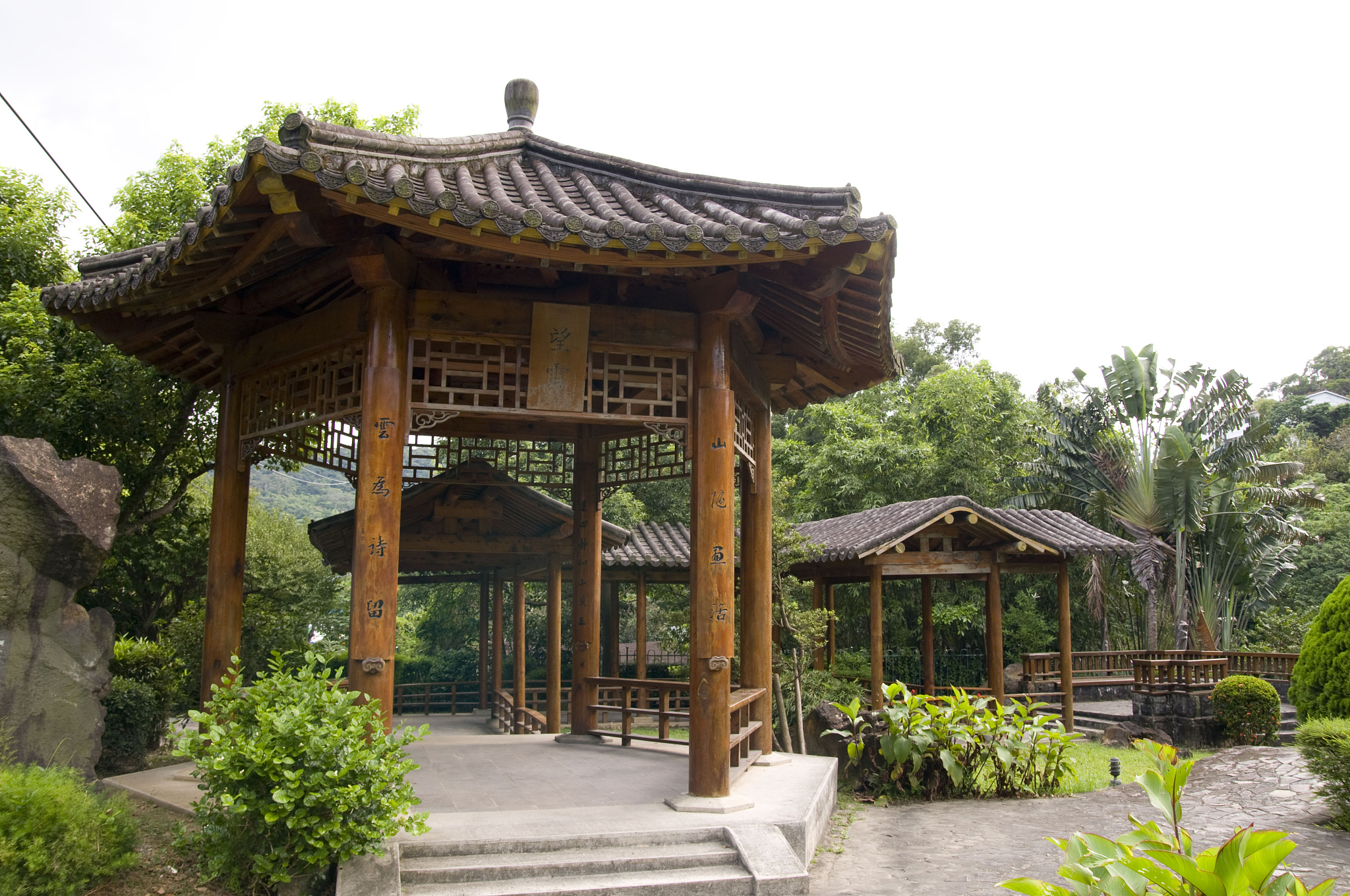 凉亭：历史、功能和设计 - 享受宁静与美景的建筑