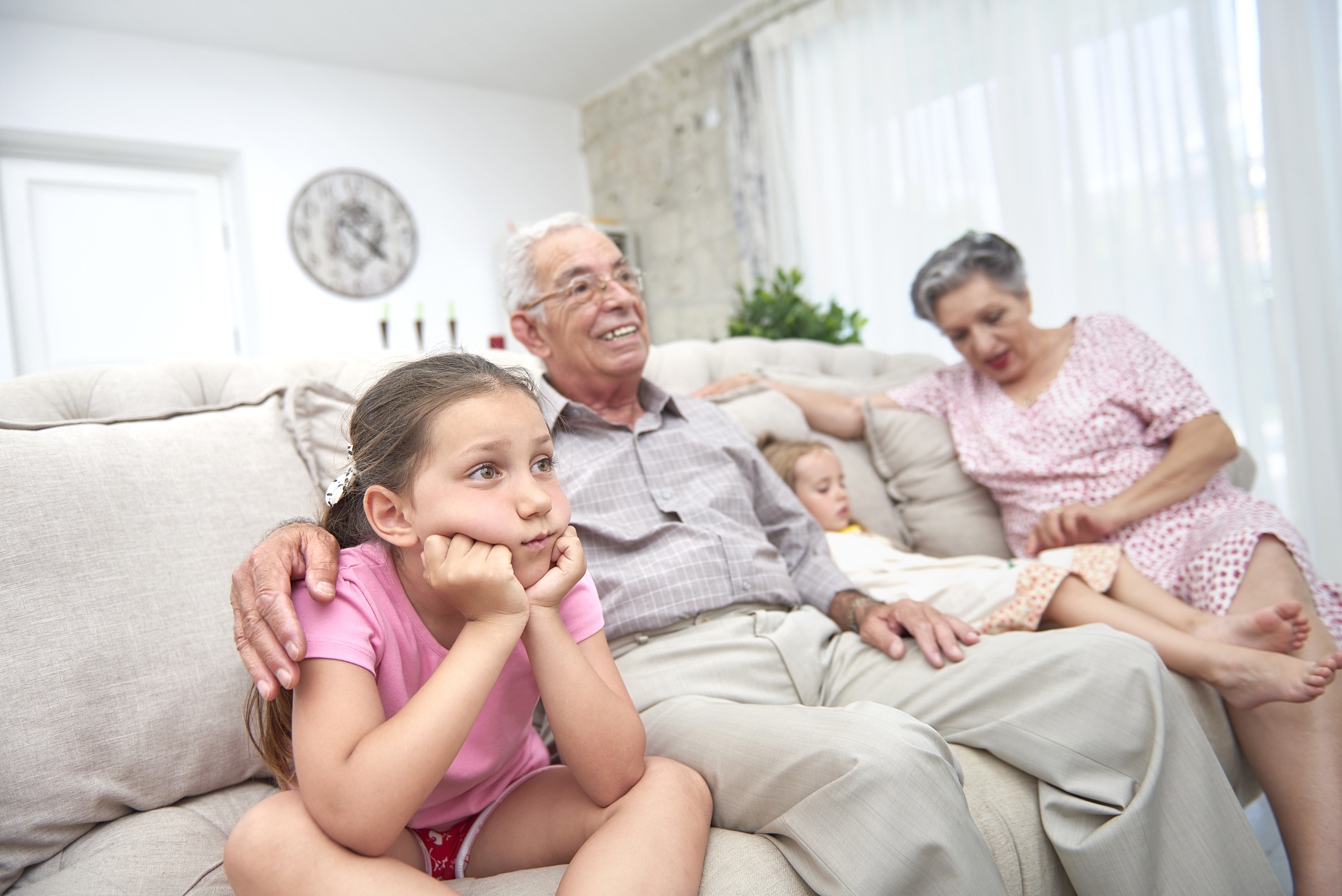 500字家庭介绍范文：祖父母、父母和姑姑一家人的温馨生活