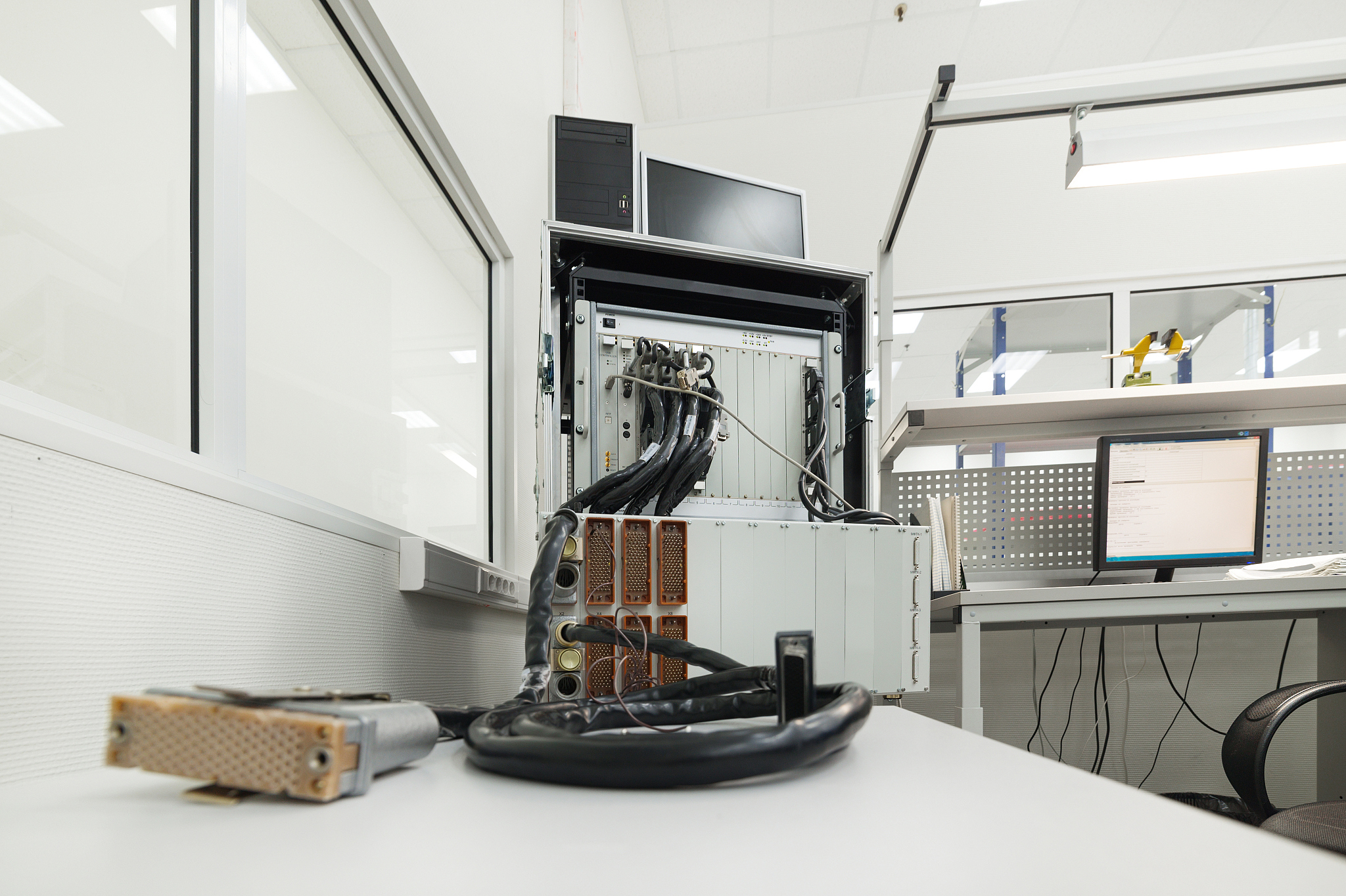 EMC测试项目详解：内容、步骤及标准