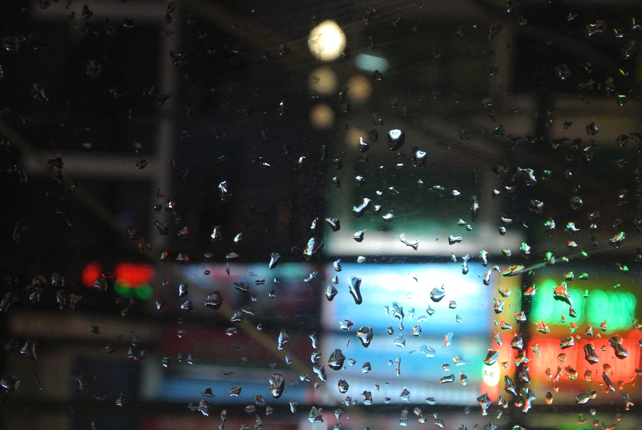 雨夜思绪：一个下雨的小故事