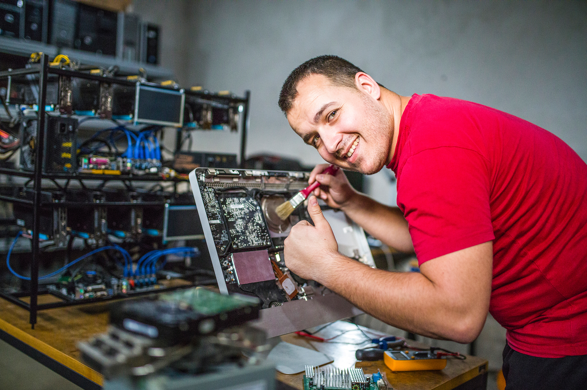 贵州省邮电学校开设家电维修专业，培养未来维修人才