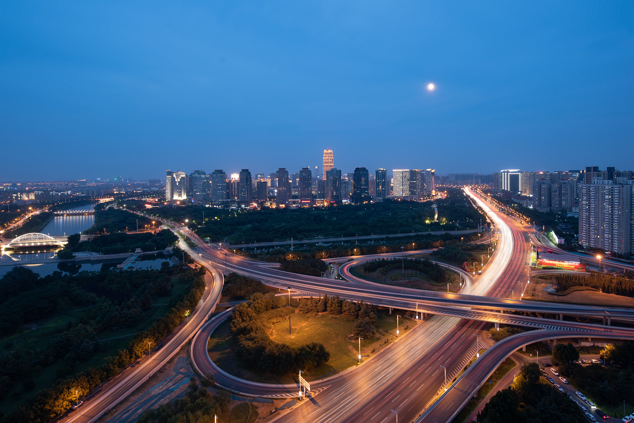 郑州中州大道cbd道路<strong>高清</strong>夜景