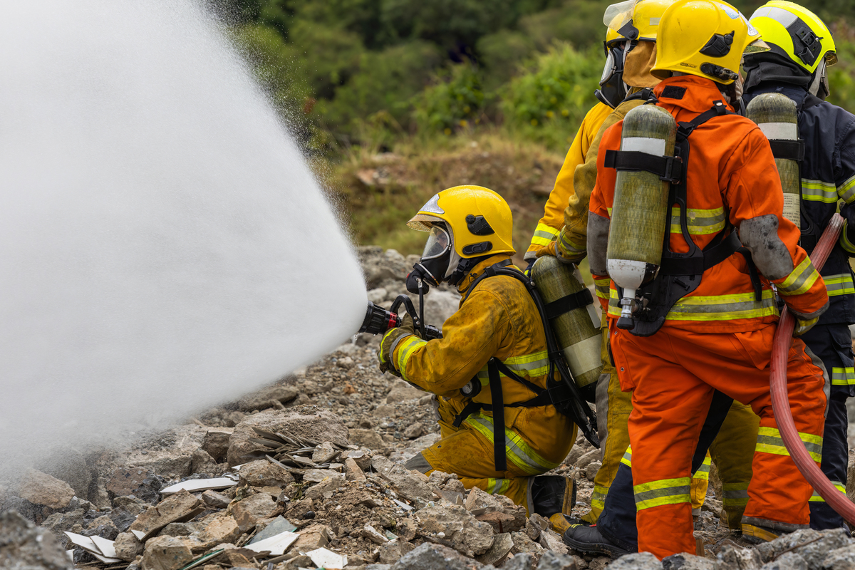 消防员灭火后收到暖心小礼物，队友羡慕了！