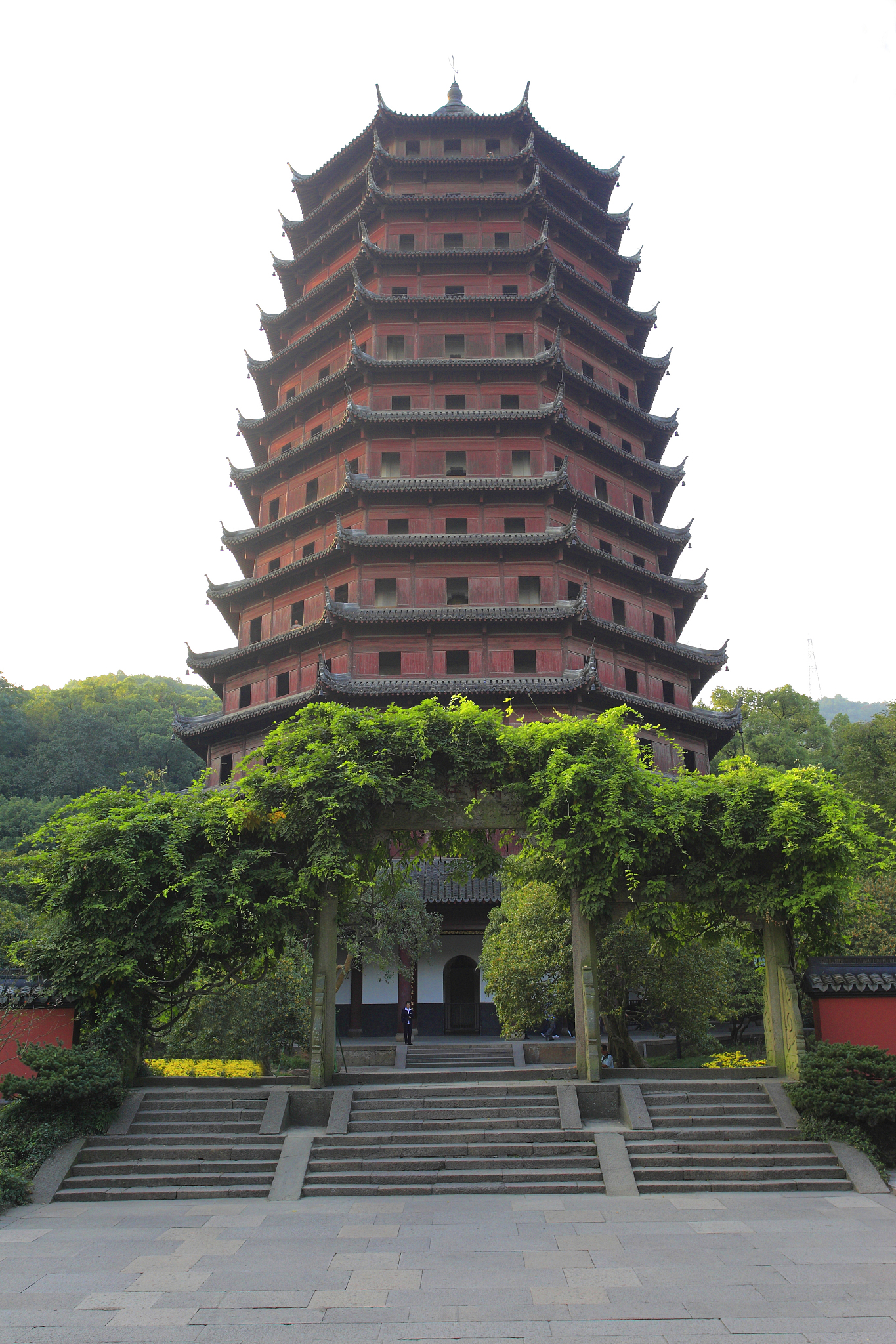 杭州商贸职业高级中学旅游服务与管理专业怎么样？优势和劣势分析