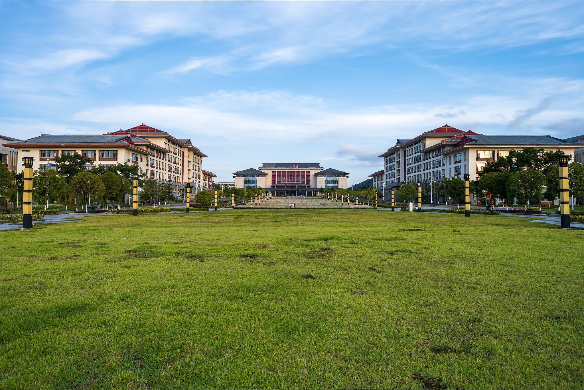 贵州医科大学神奇民族医药学院官网：http://www.gmc.edu.cn/