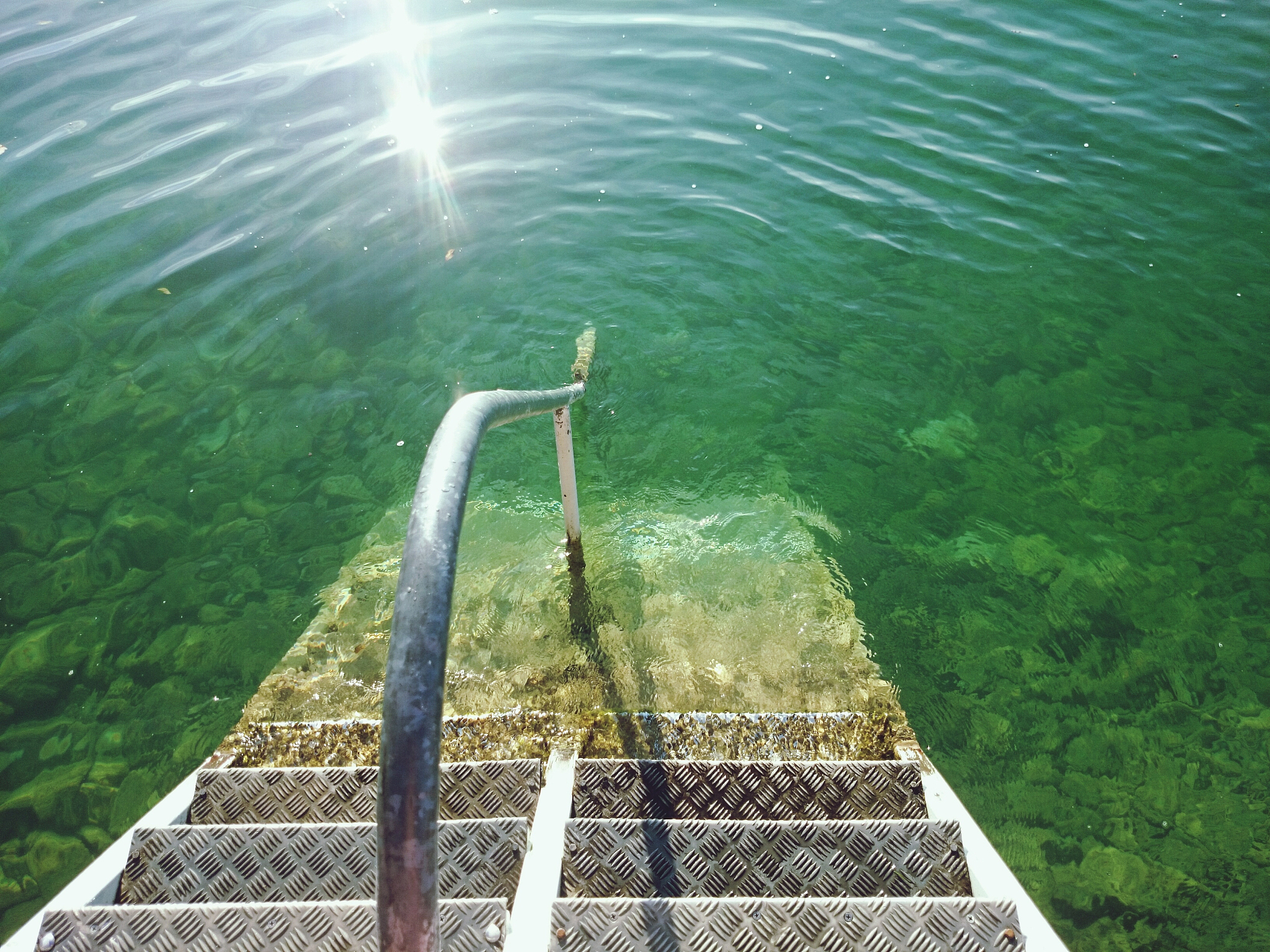 湖泊现代化产品：水质监测、生态保护、水循环
