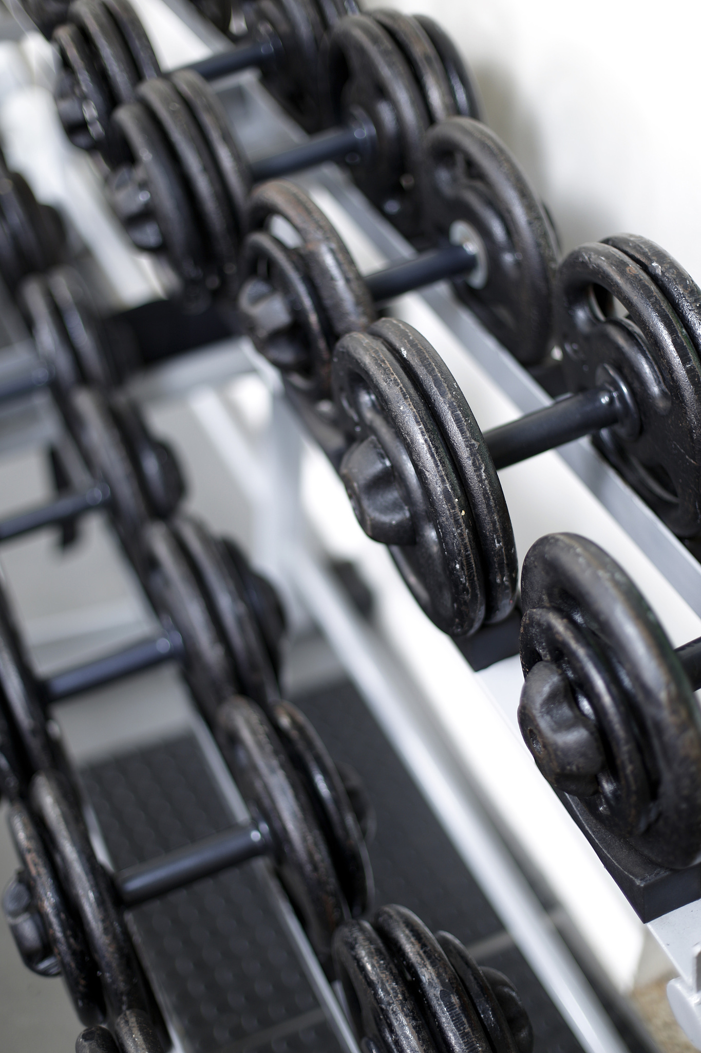 鄂州中等专业学校2023年热门专业：电子商务、物流管理、人力资源管理等