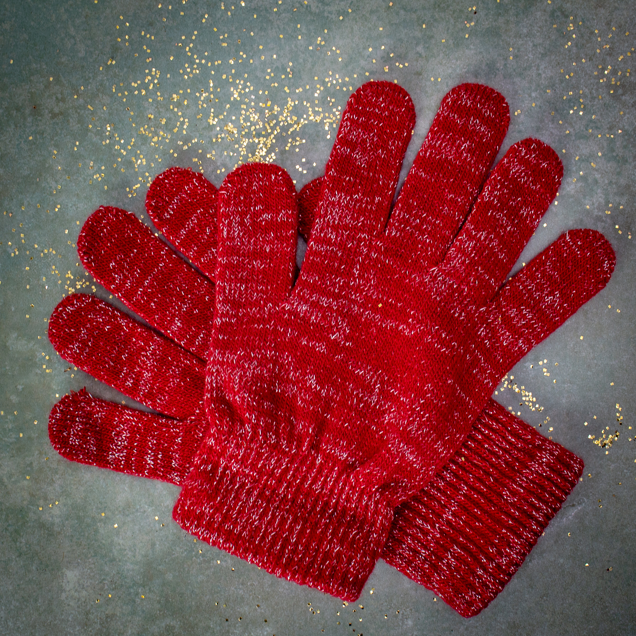 red knit gloves