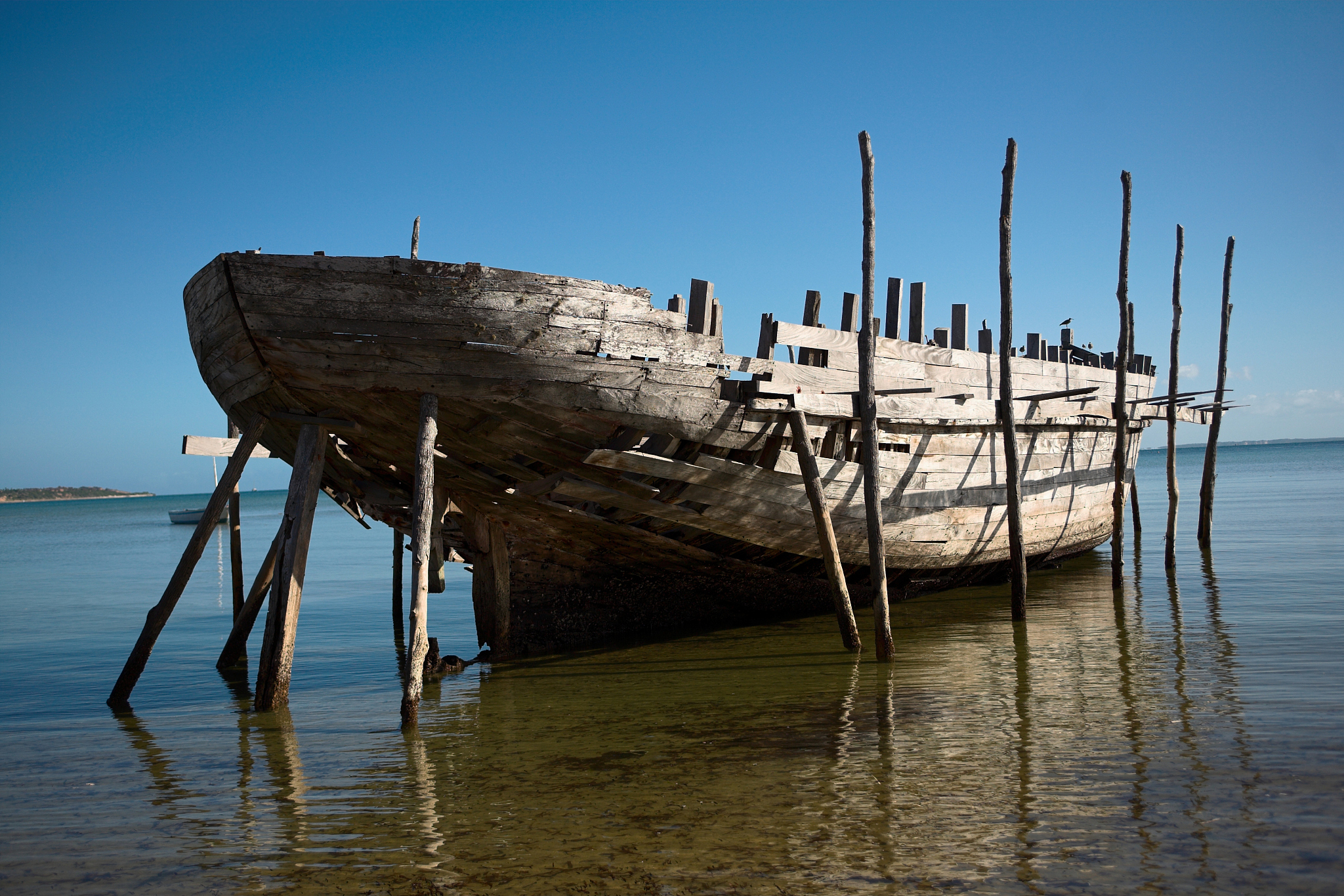 rear side view big dhow