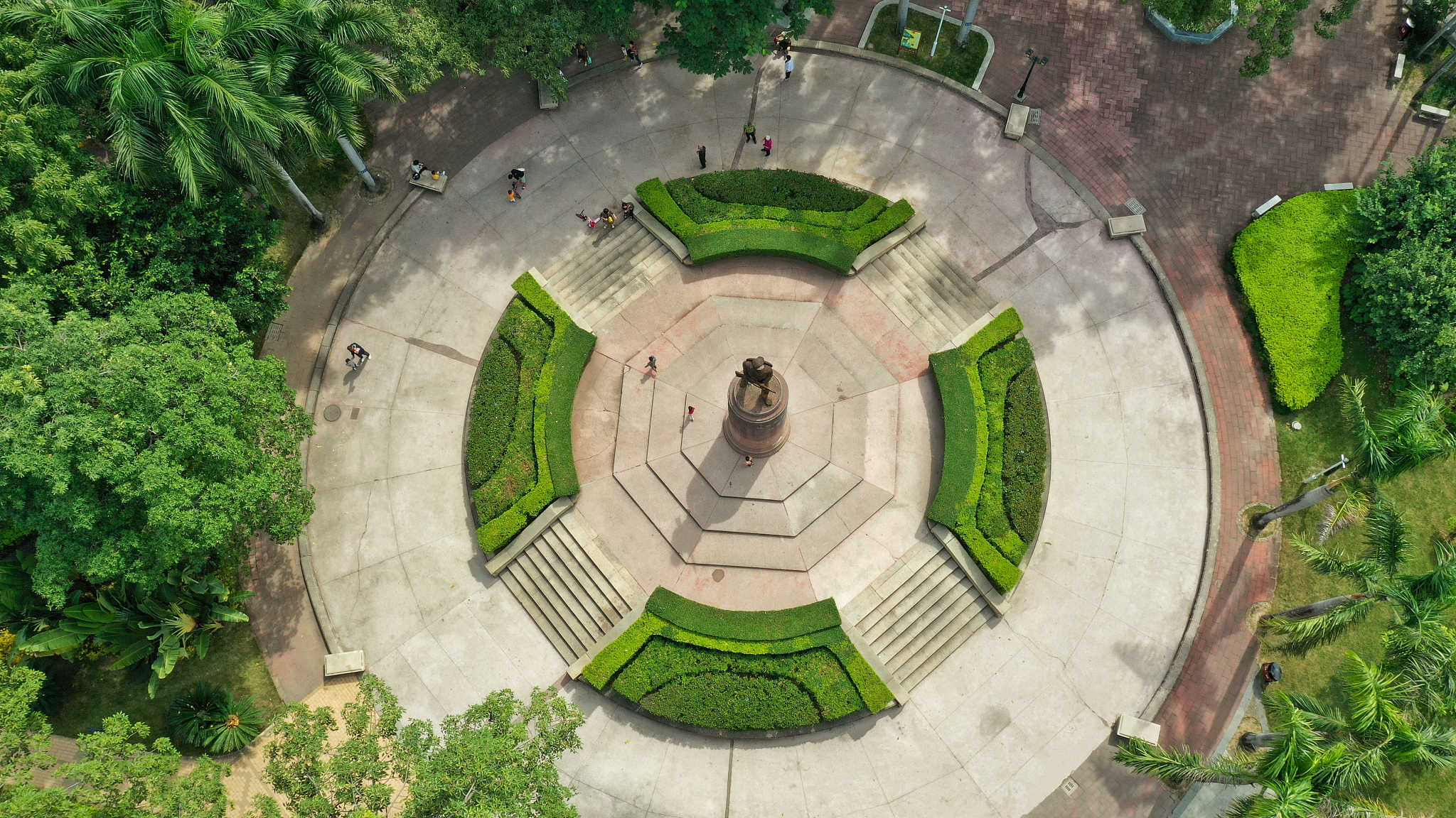 勇敢的农夫李明：民间故事