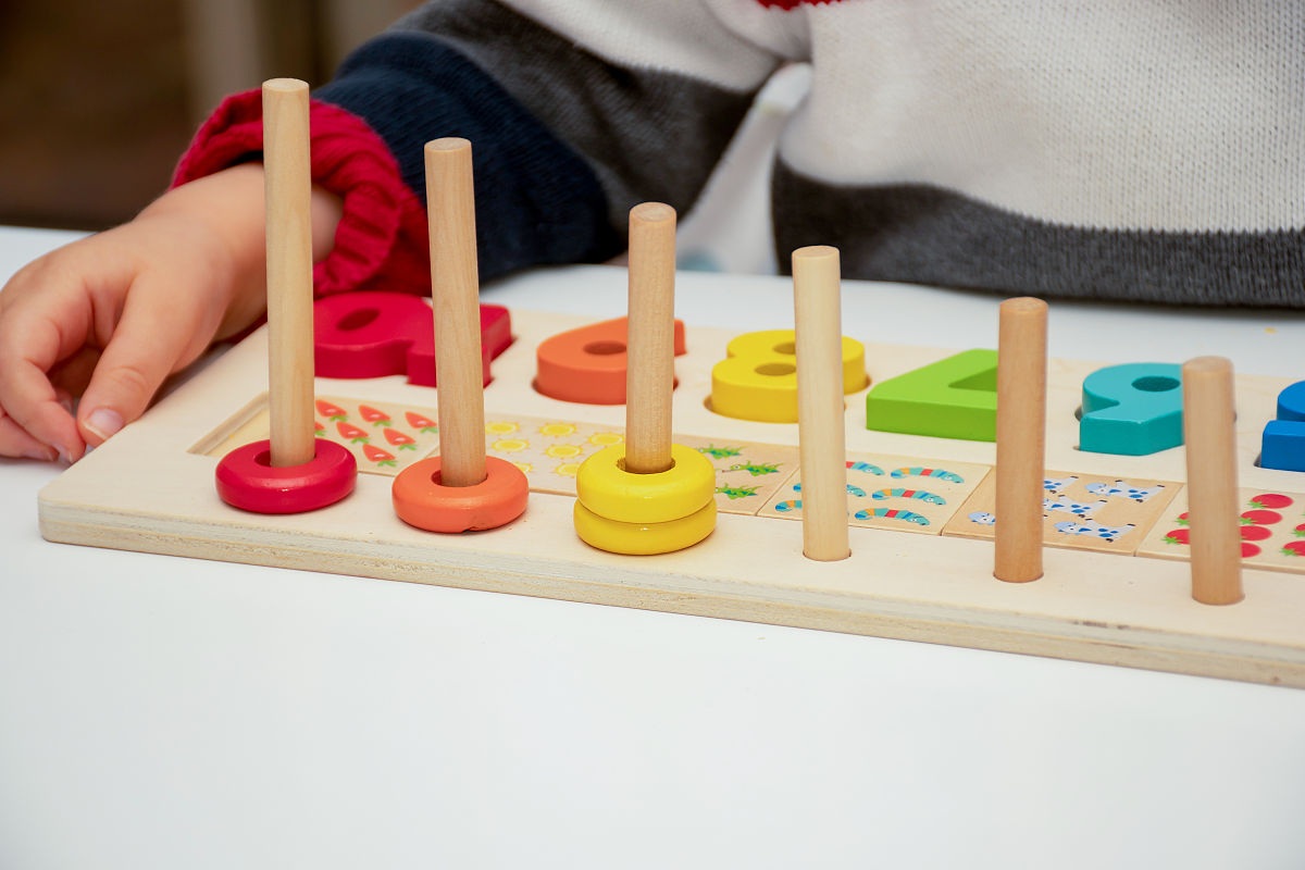 幼儿园的科学区有哪些推荐的玩具？尽量列举包括数学相关的