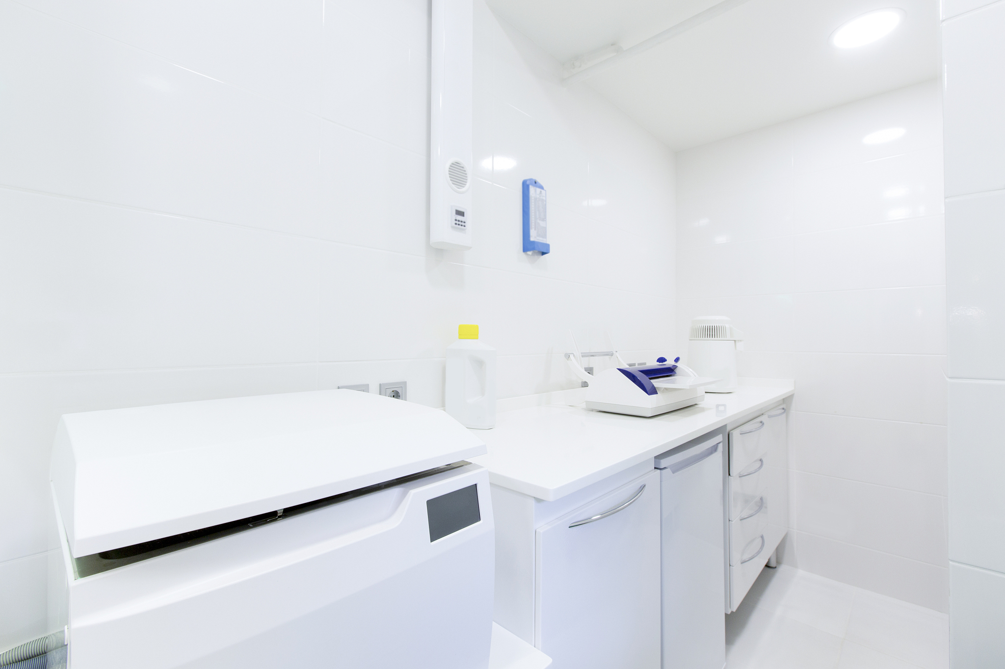 口腔牙椅消毒流程：7步彻底清洁消毒