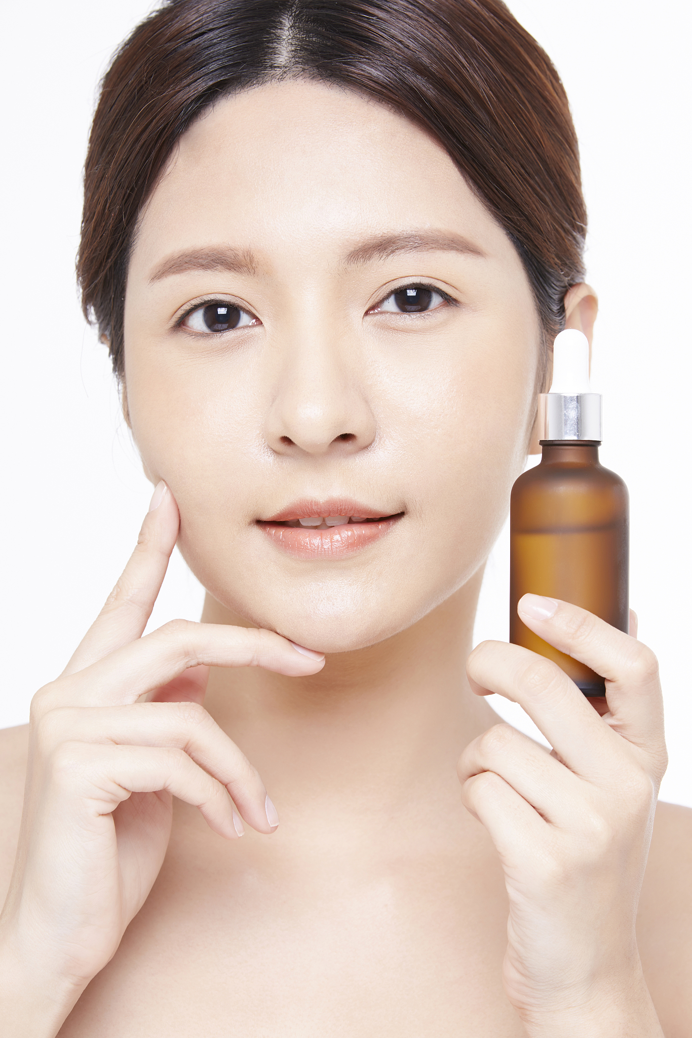 iluminage耳光帮我用200字详细描述