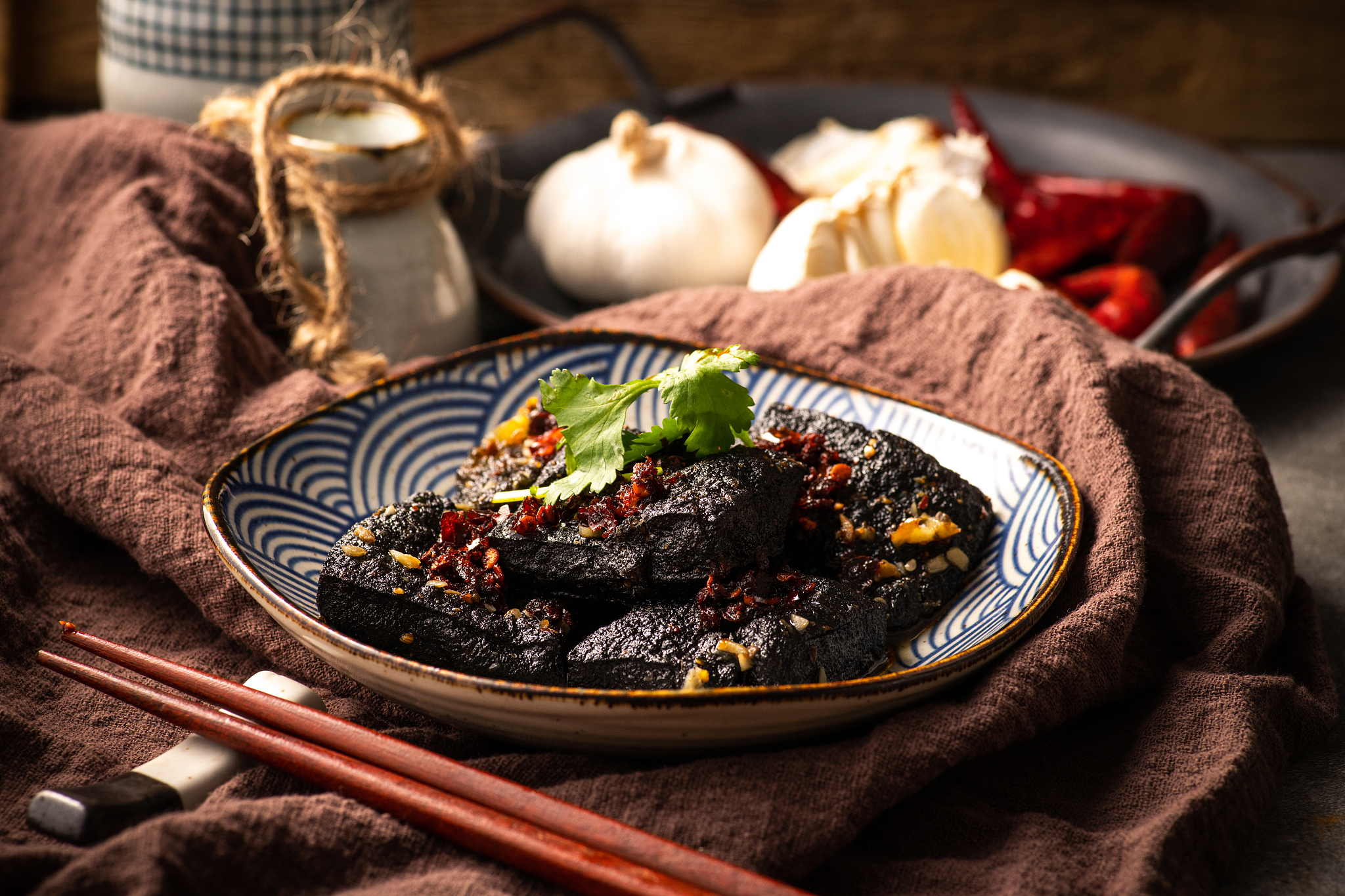 臭豆腐的独特魅力：60字形容臭豆腐的味道