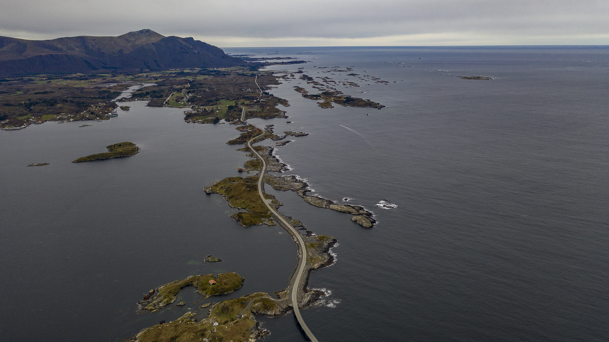 Vessel Penalized for Illegal Discharge at Bohai Bay, China