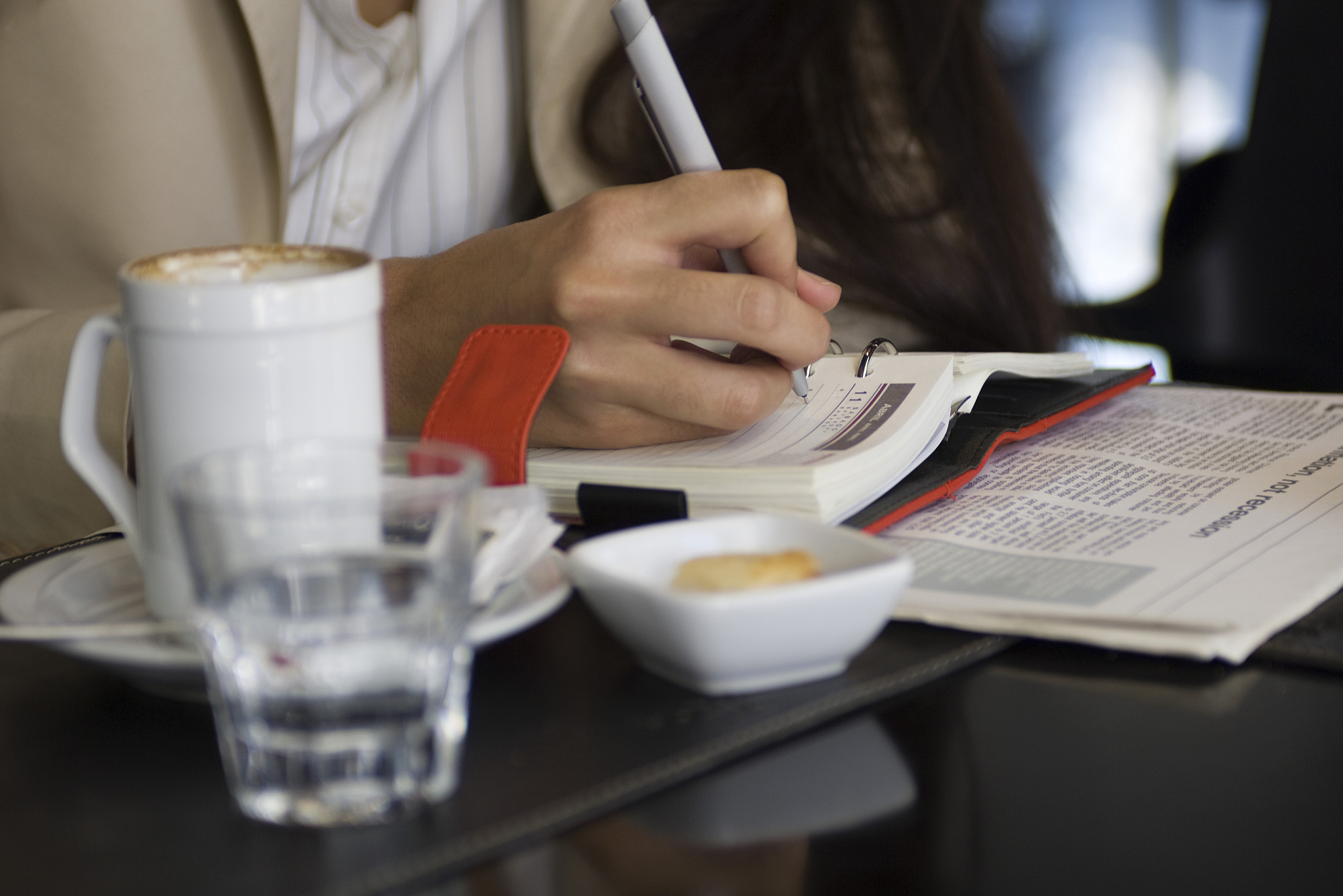 我正在写一篇关于喝咖啡有益身心健康的论文请问我该怎么写