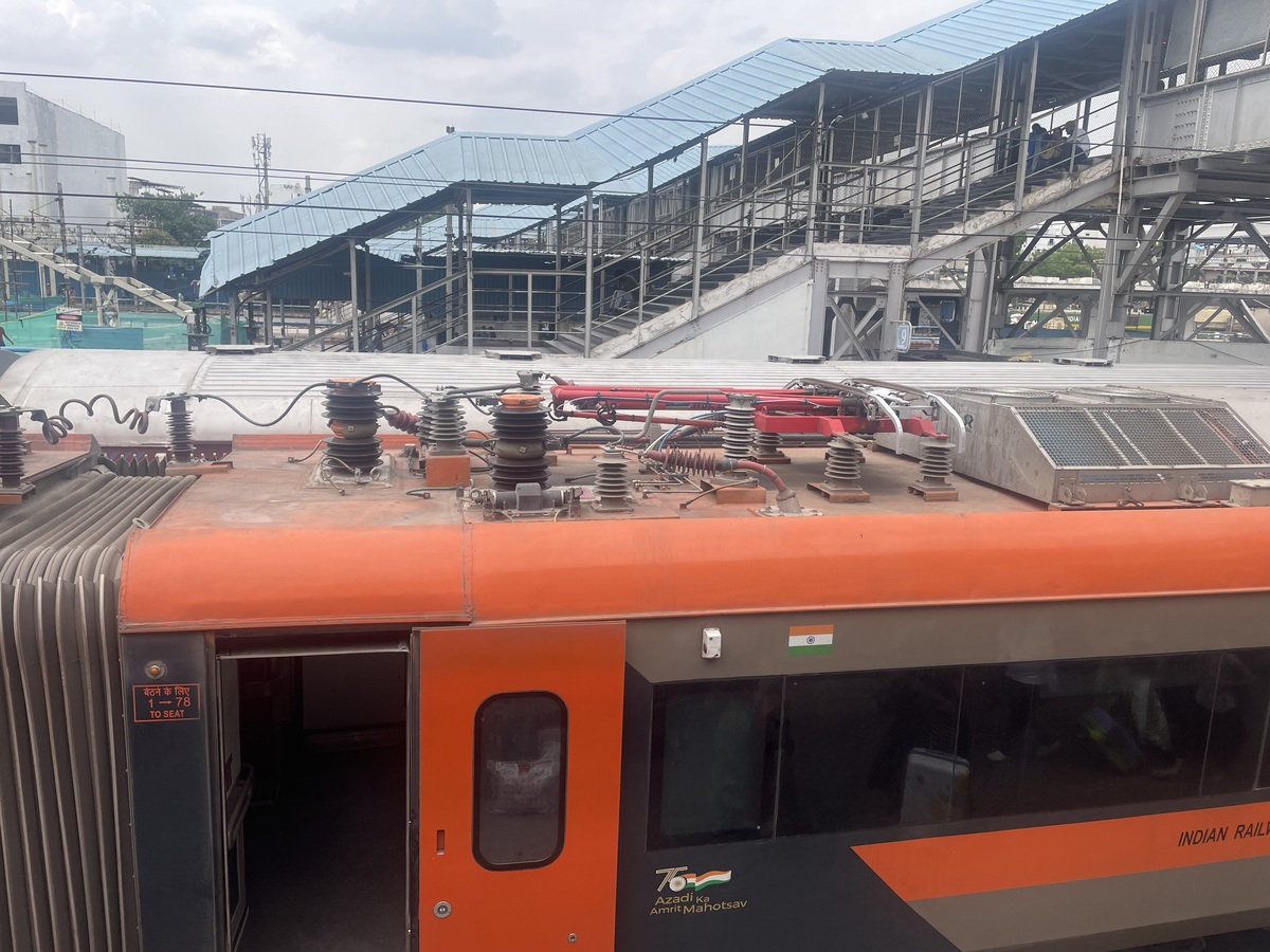 学生 中车戚墅堰机车有限公司观摩实习牵引电机车间过程记录 1000字