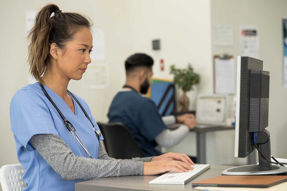 美国医学生几月毕业几月开始实习毕业后有假期吗