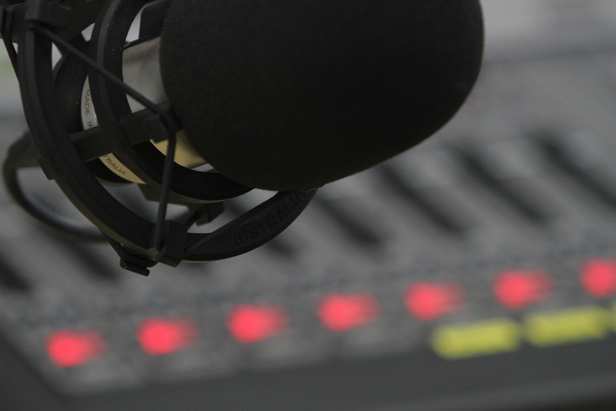 调频广播：高音质、抗干扰的无线音频传输