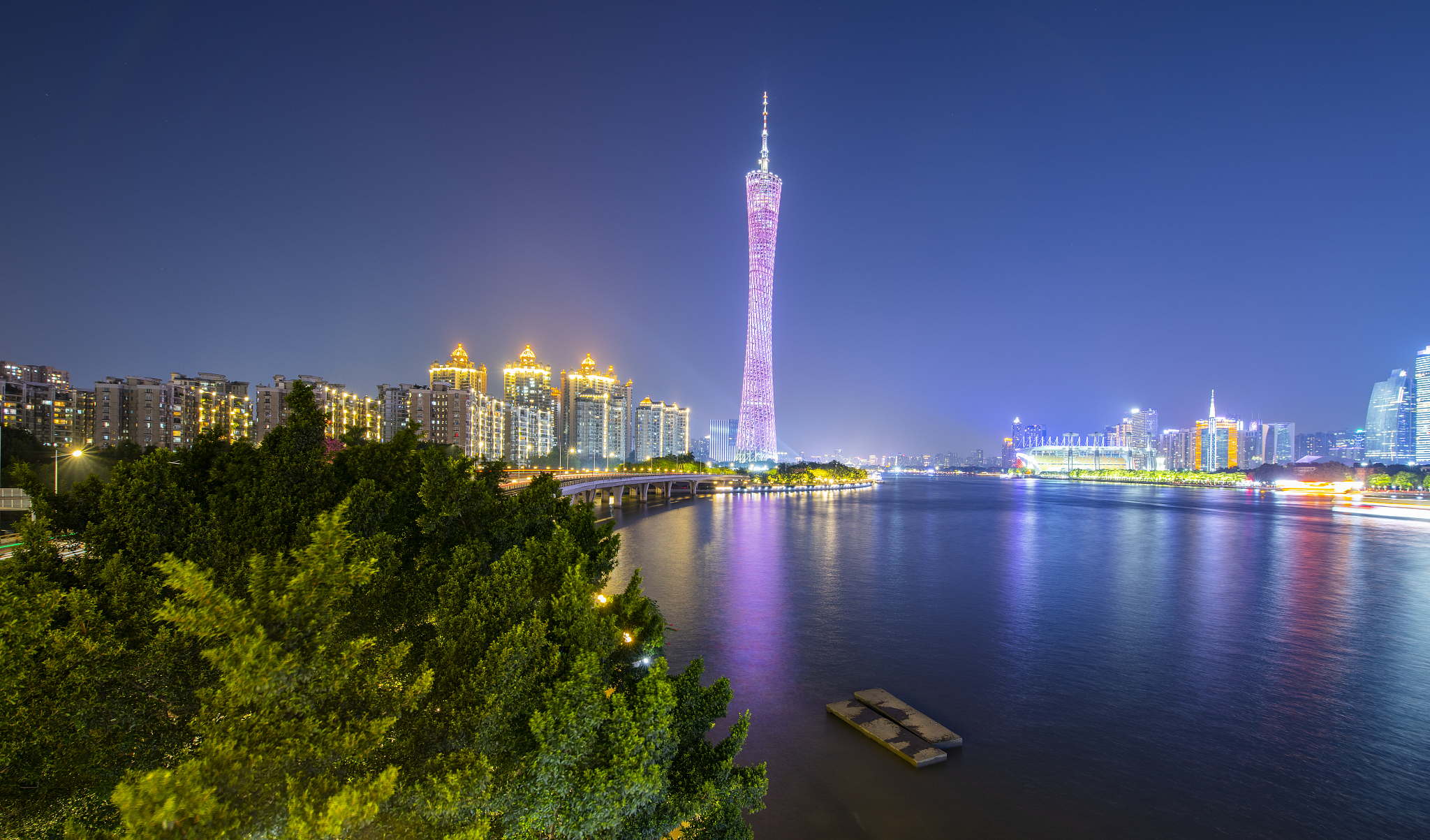 中国广州地标建筑广州塔夜景